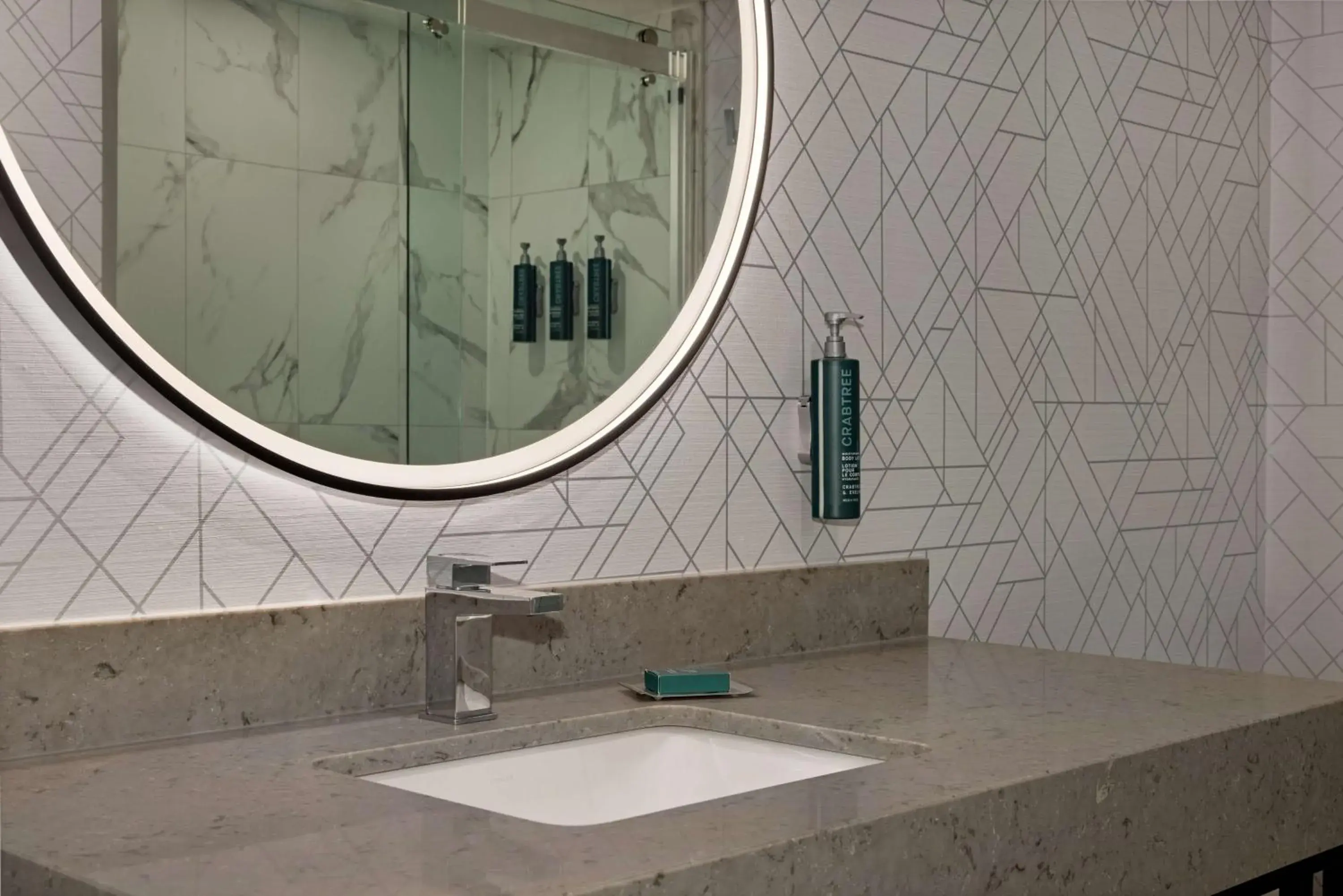 Queen Room with Two Queen Beds in DoubleTree by Hilton Kingston - Newly Renovated Queen Room with Two Queen Beds in DoubleTree by Hilton Kingston - Newly Renovated