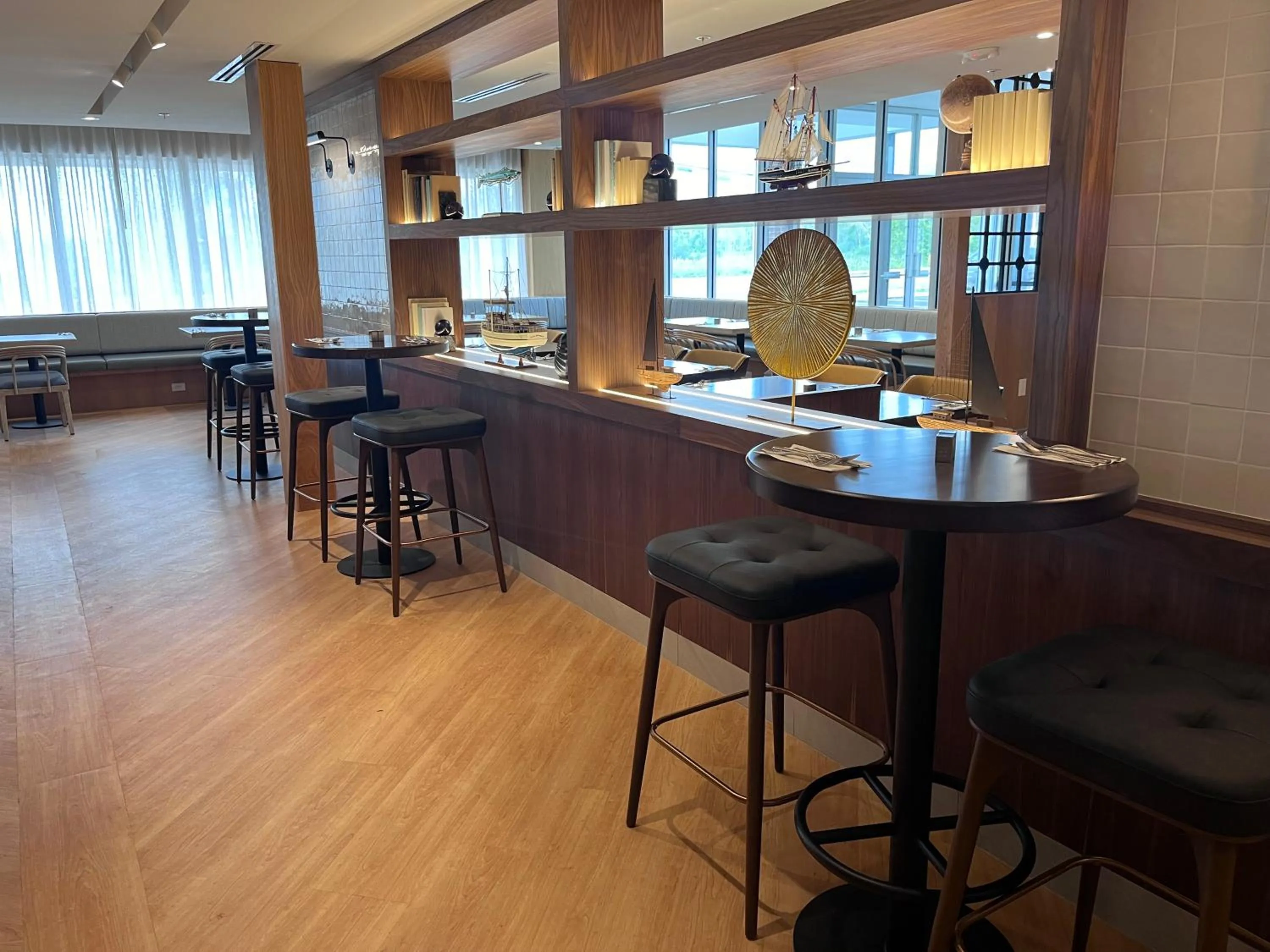 Restaurant/places to eat in DoubleTree by Hilton Kingston - Newly Renovated