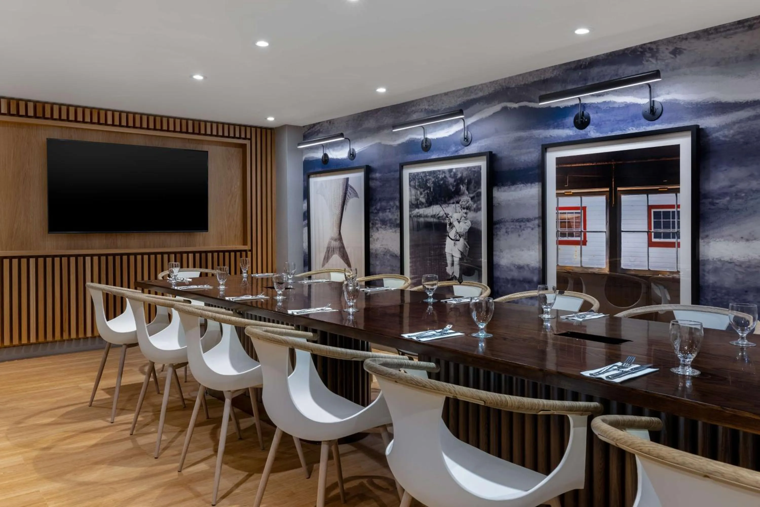 Dining area in DoubleTree by Hilton Kingston - Newly Renovated