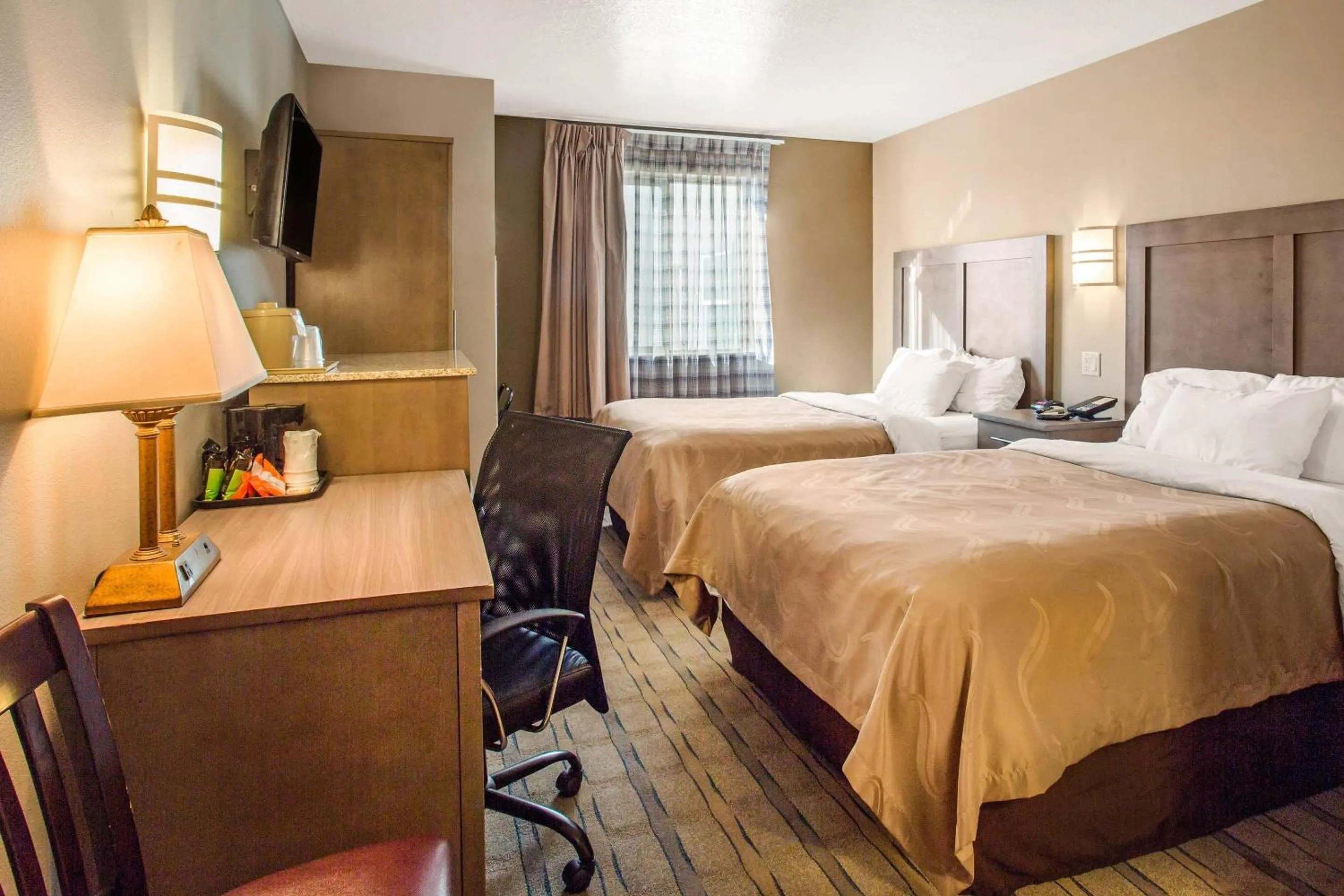 Bedroom, Bed in Quality Inn Moriarty