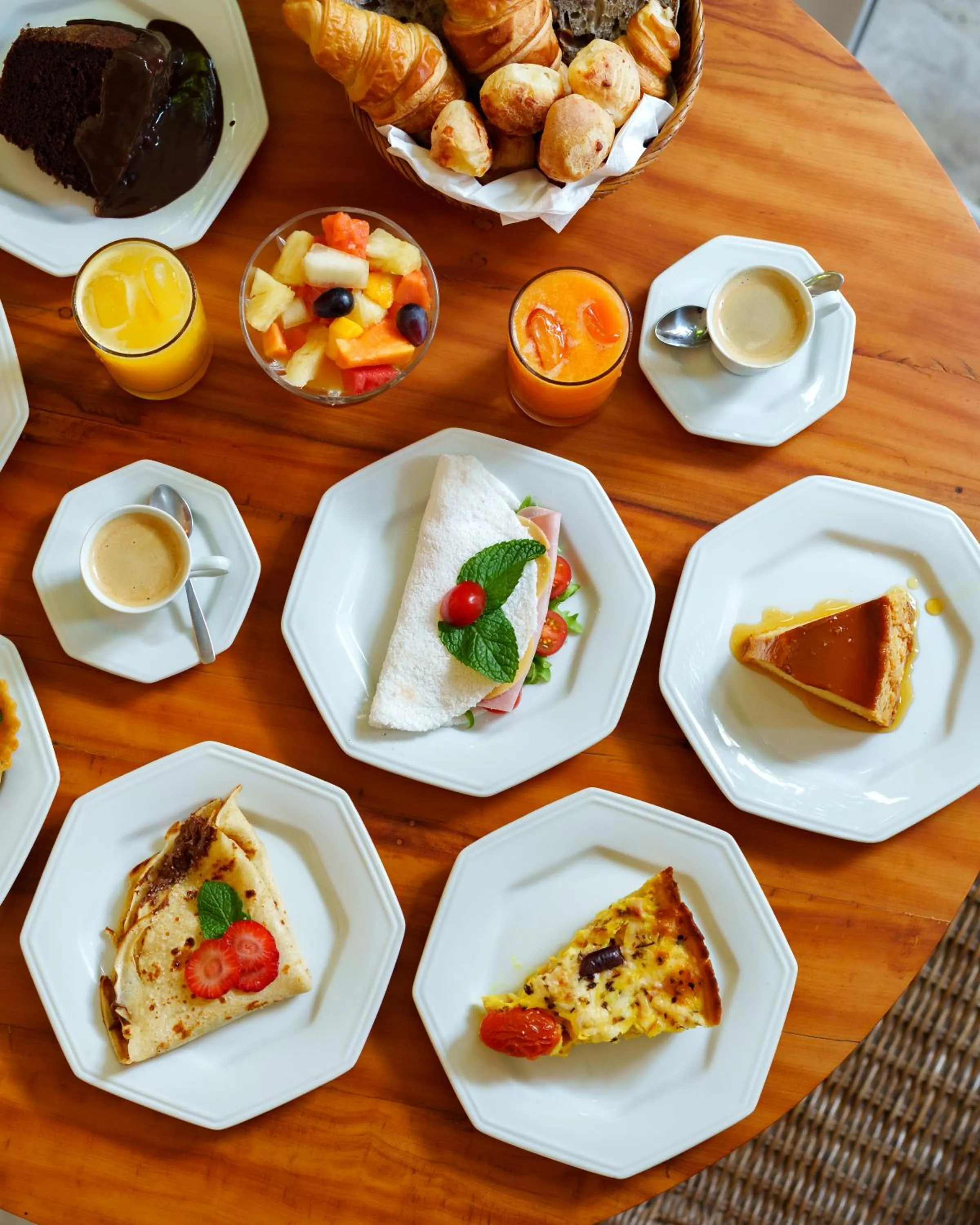 Breakfast in La Chimère Buzios Essence