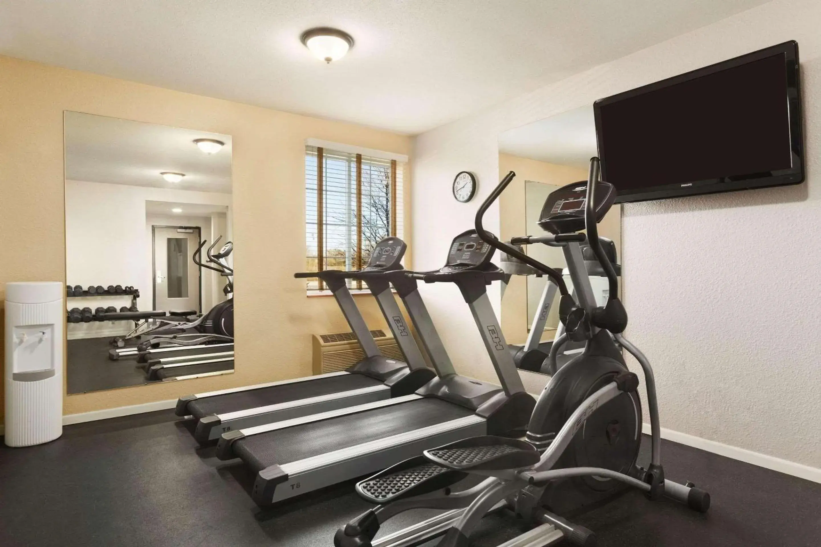 Fitness centre/facilities in Country Inn & Suites by Radisson, Eagan, MN Fitness centre/facilities in Country Inn & Suites by Radisson, Eagan, MN