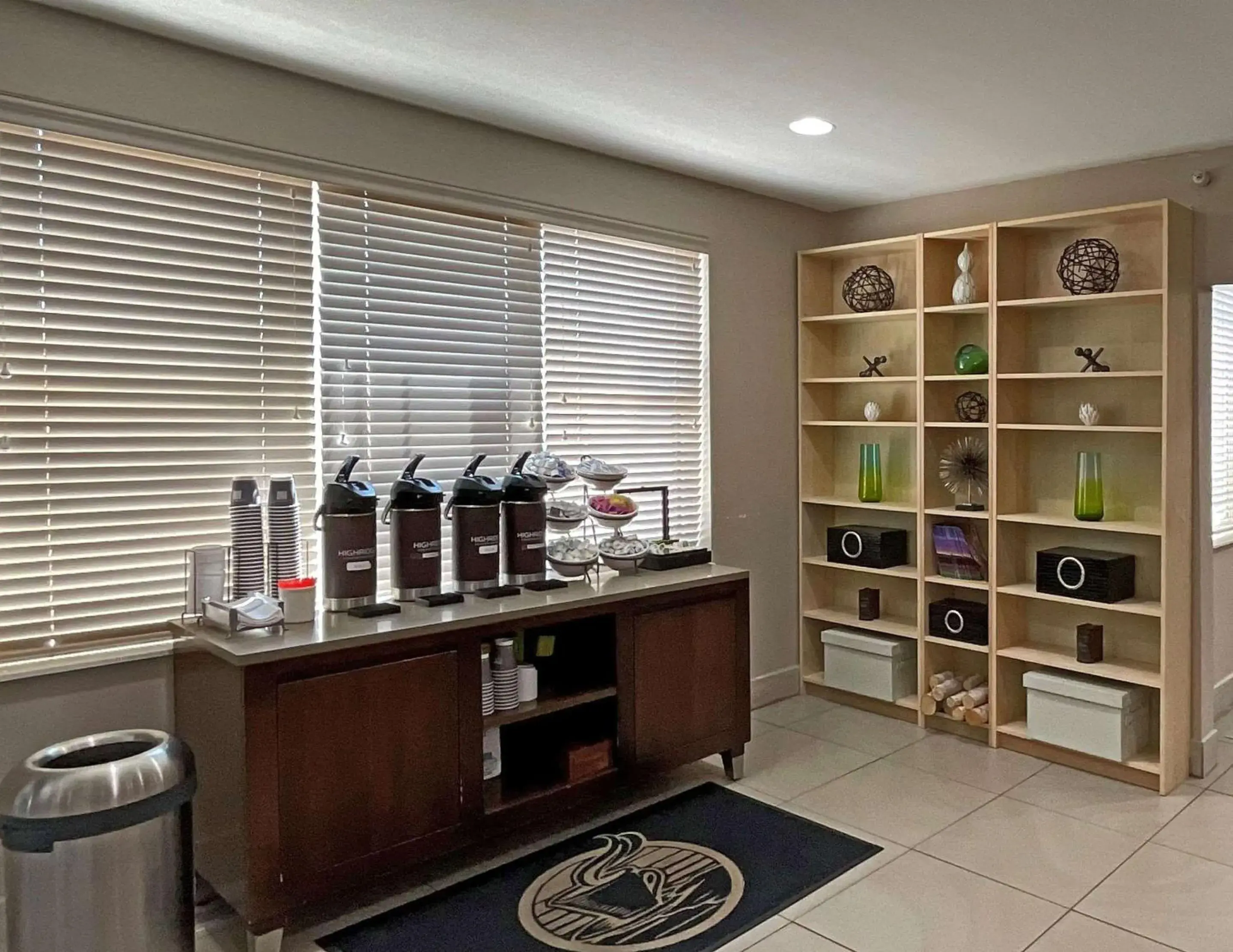 Lobby or reception in Country Inn & Suites by Radisson, Eagan, MN Lobby or reception in Country Inn & Suites by Radisson, Eagan, MN