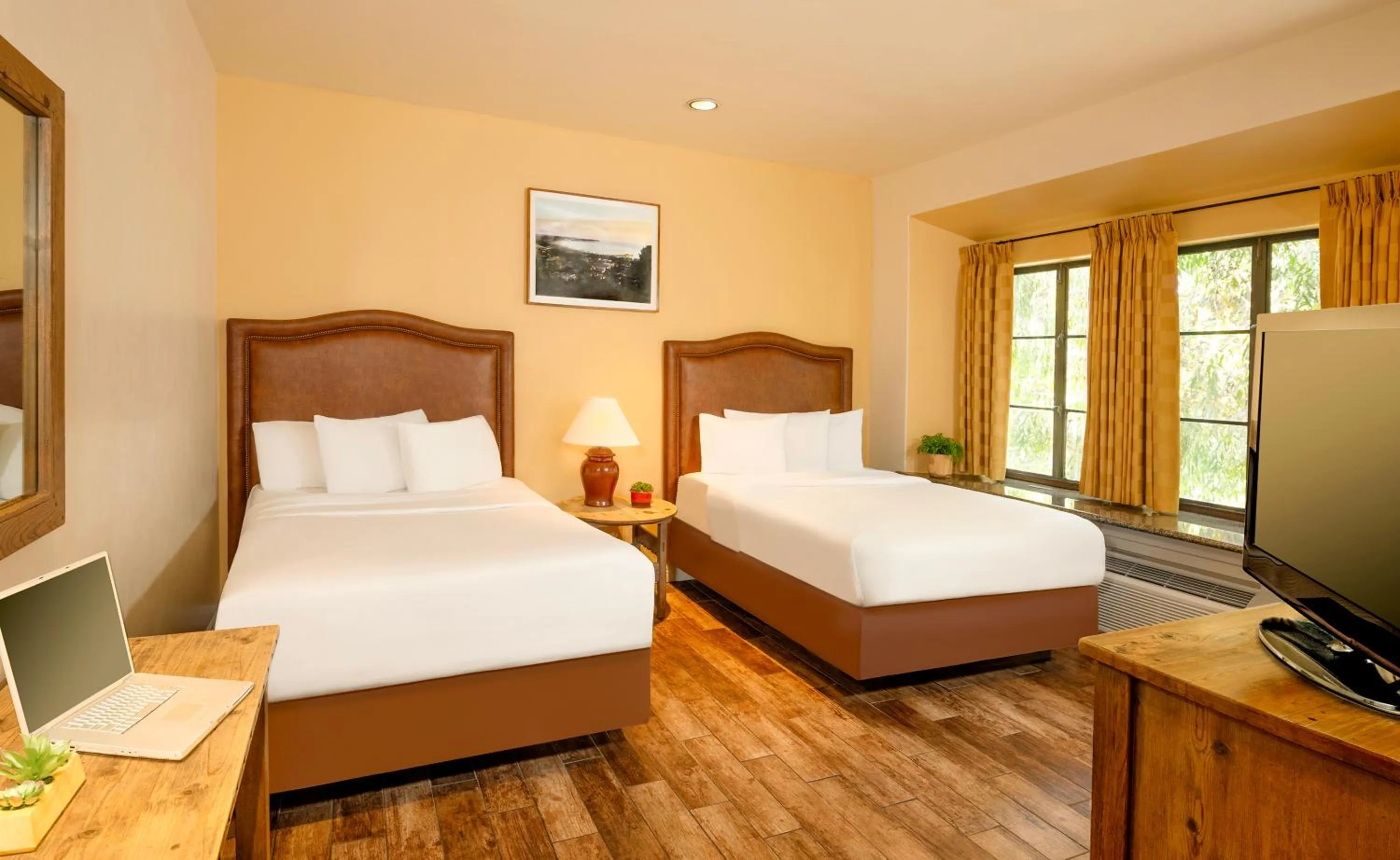 Bedroom, Bed in Clocktower Inn Ventura