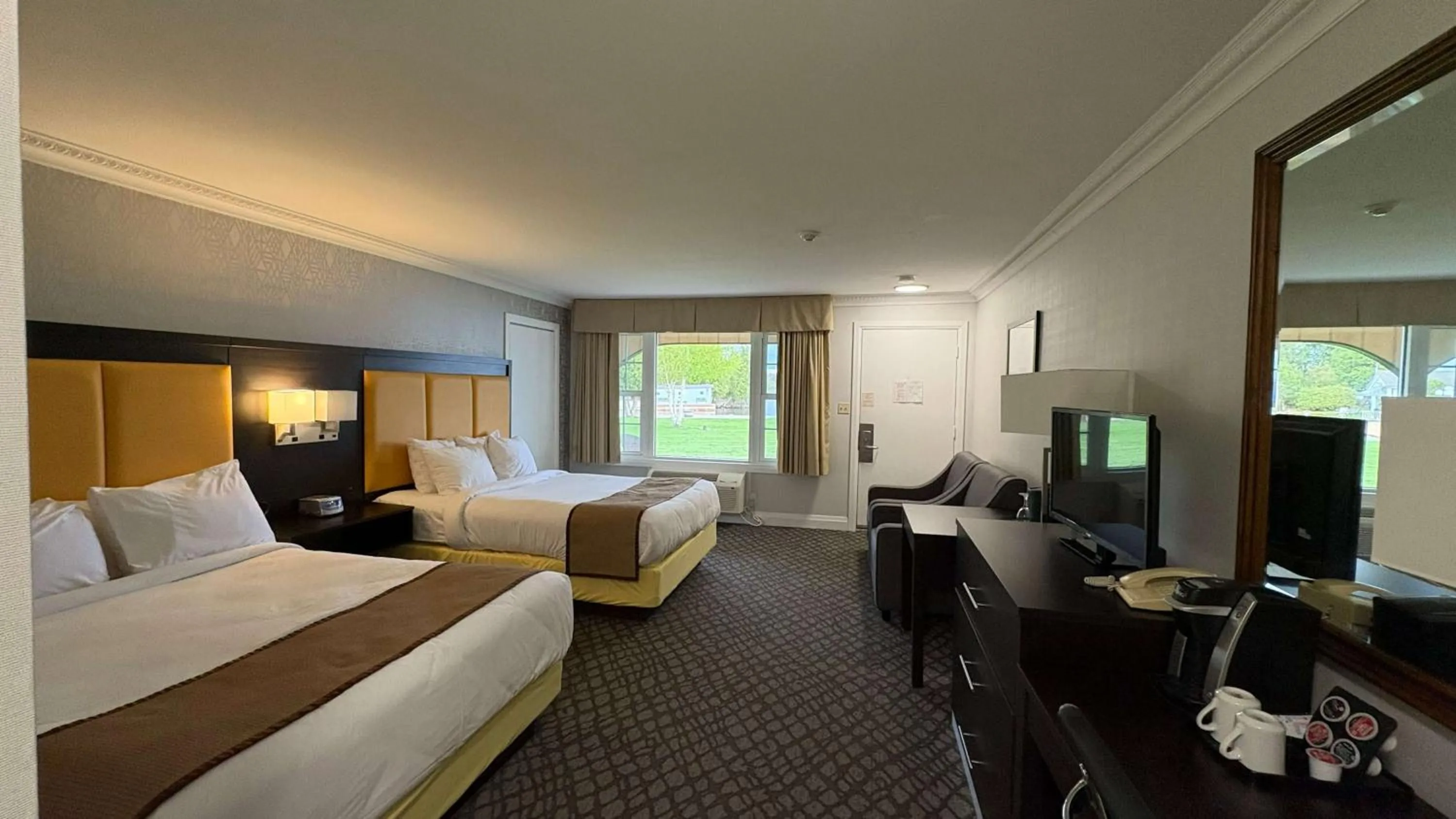 Bed in The Gananoque Inn