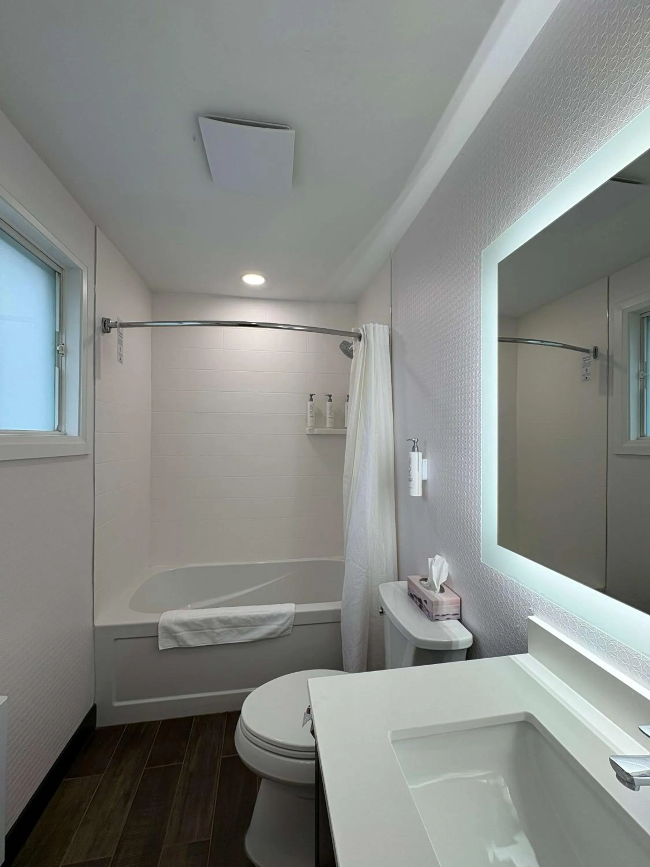 Bathroom in The Gananoque Inn