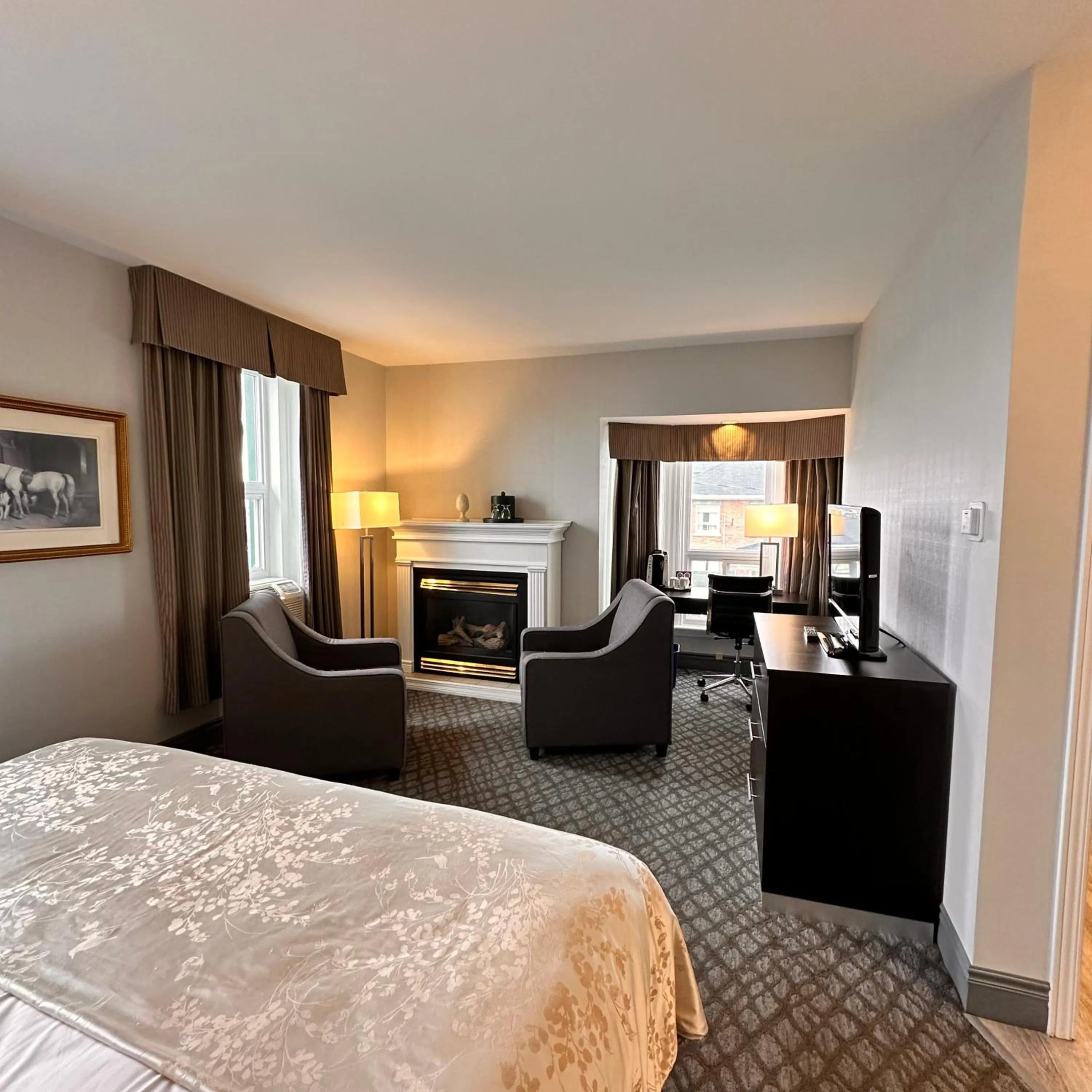 Bed in The Gananoque Inn