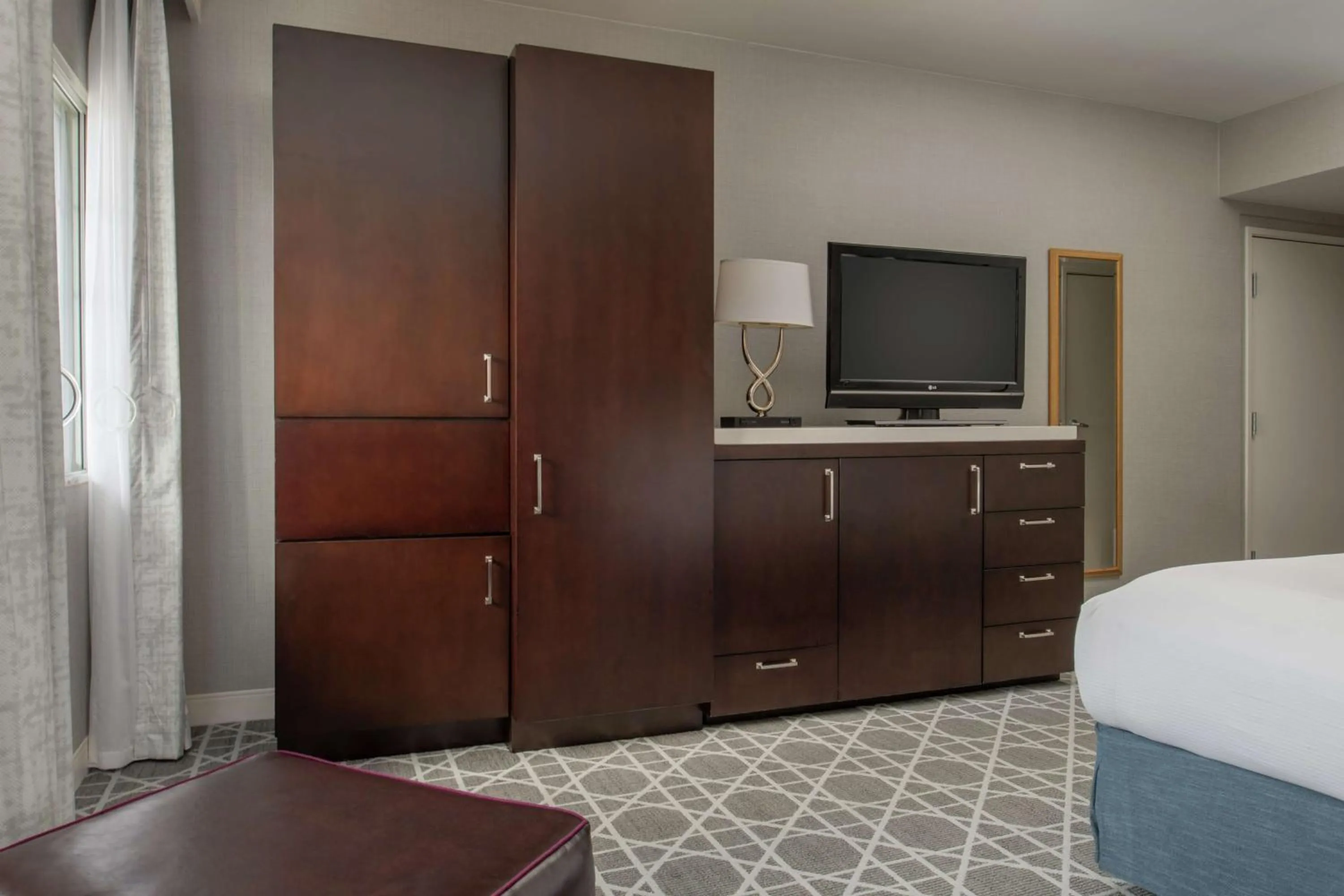 Bedroom, Bed in Hilton San Diego/Del Mar