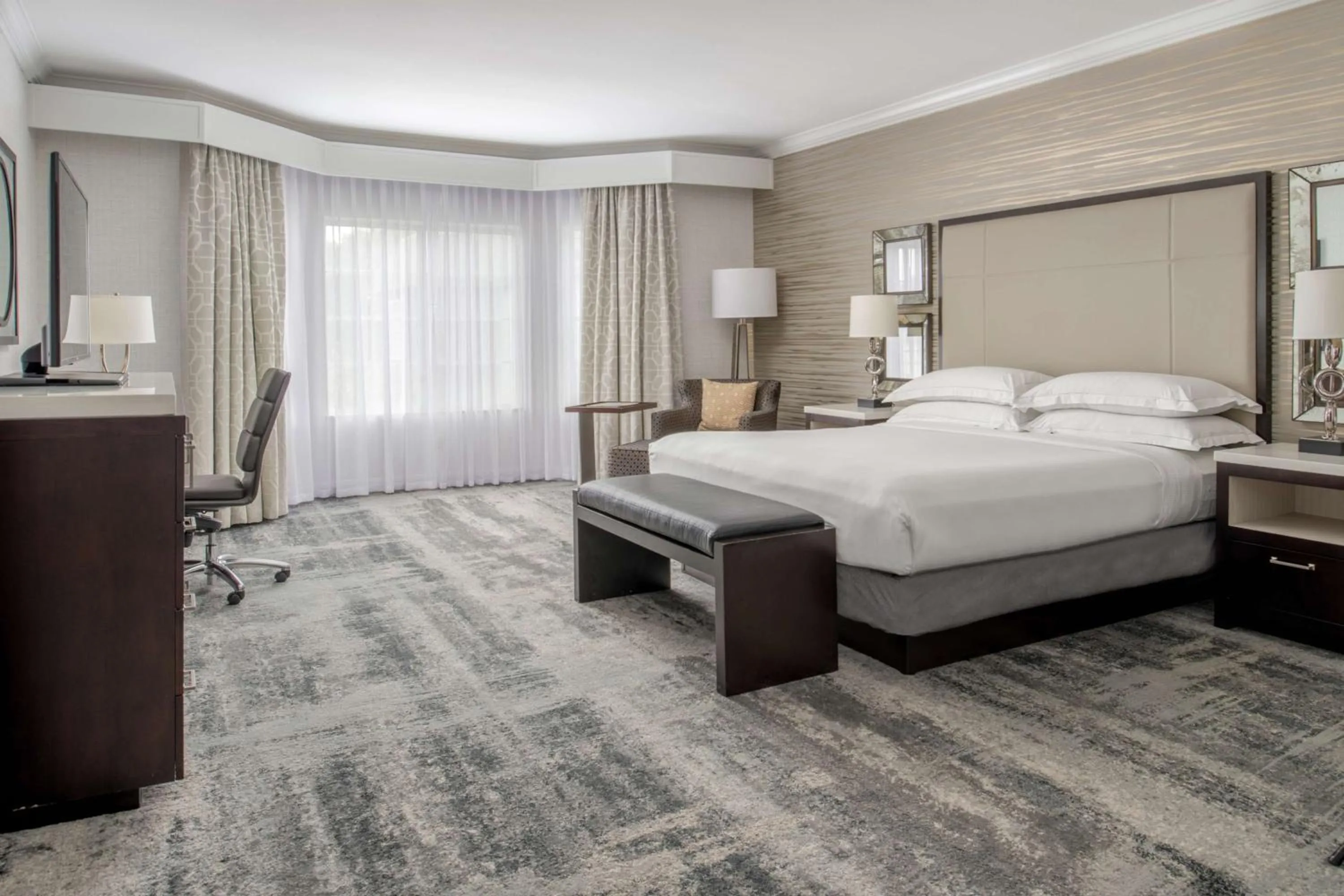 Bedroom, Bed in Hilton San Diego/Del Mar