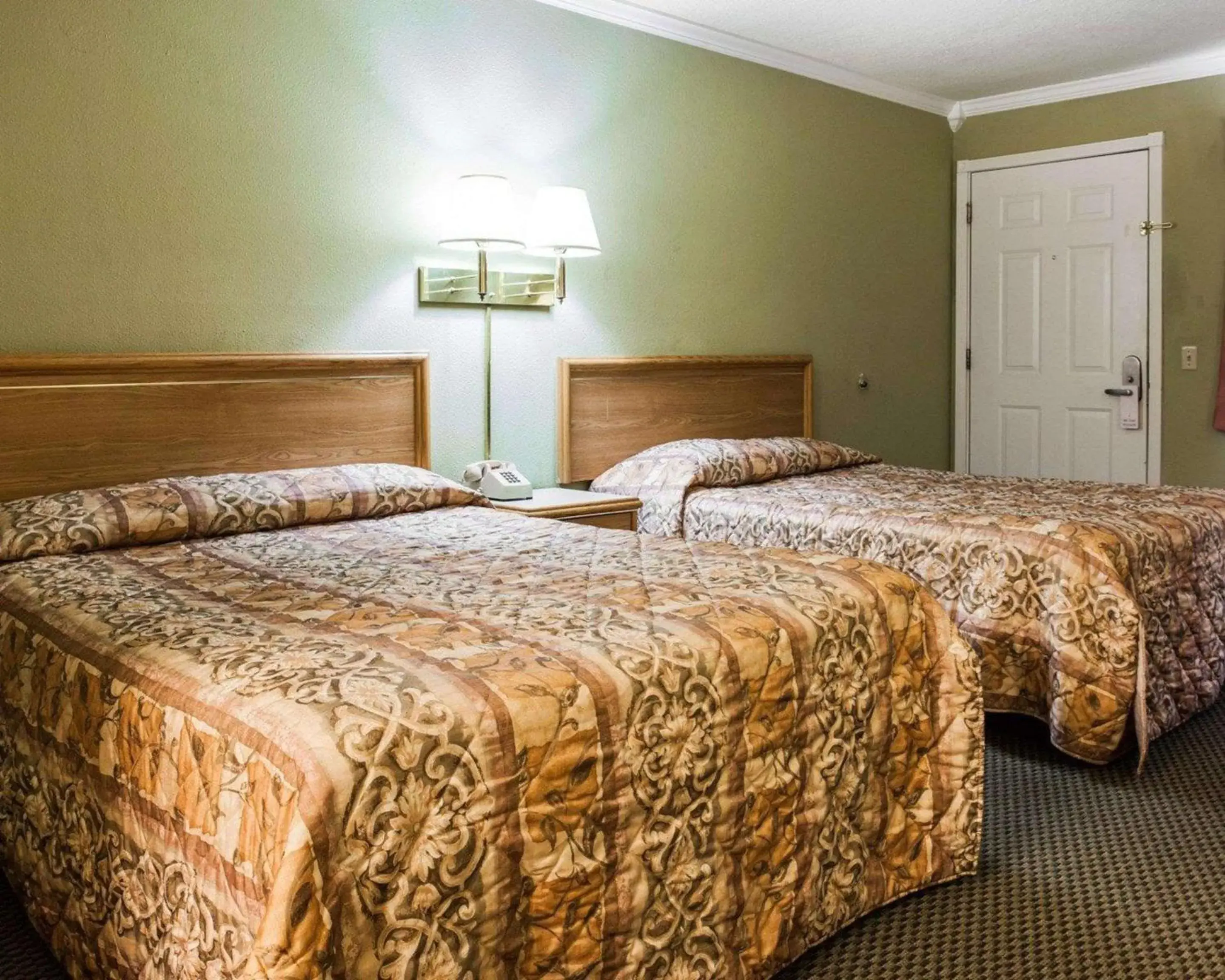 Double Room with Two Double Beds in Rodeway Inn Double Room with Two Double Beds in Rodeway Inn