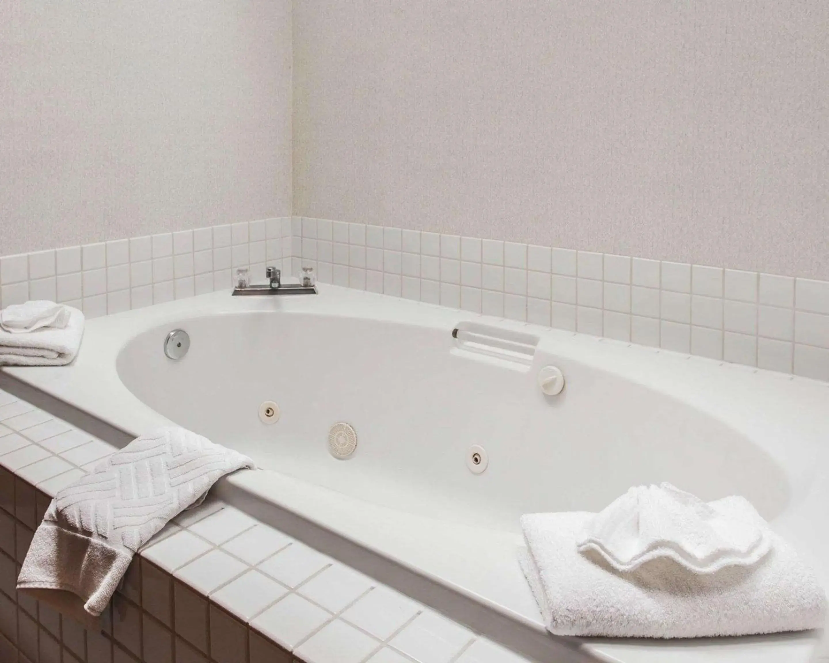 Photo of the whole room in Rodeway Inn Stevenson Photo of the whole room in Rodeway Inn Stevenson