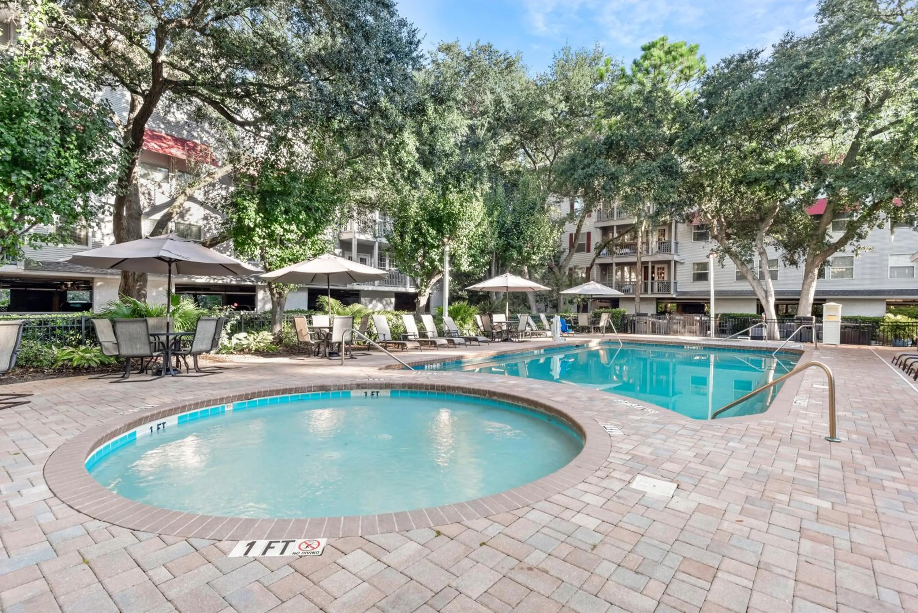 Swimming pool in Royal Dunes
