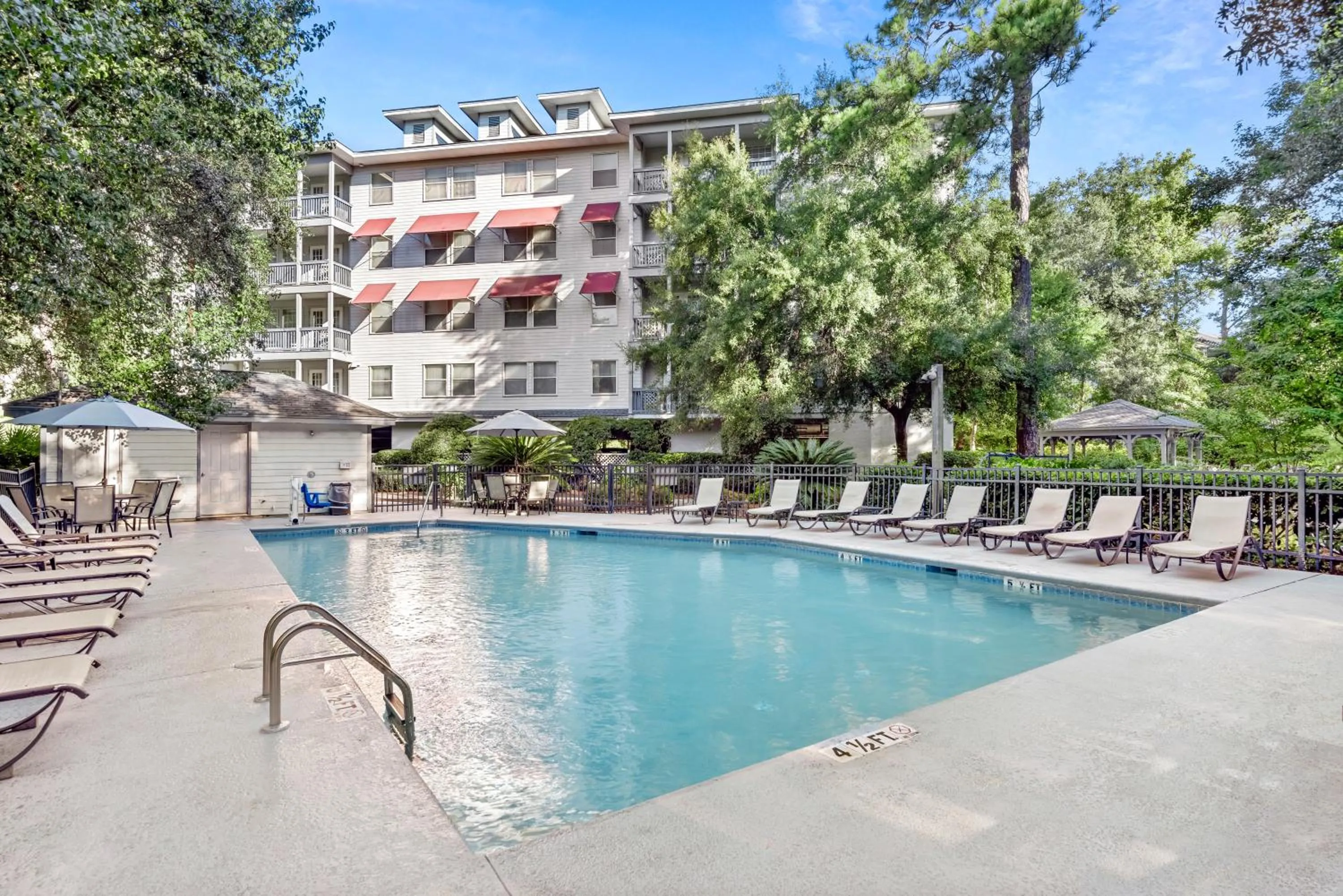 Property building in Royal Dunes