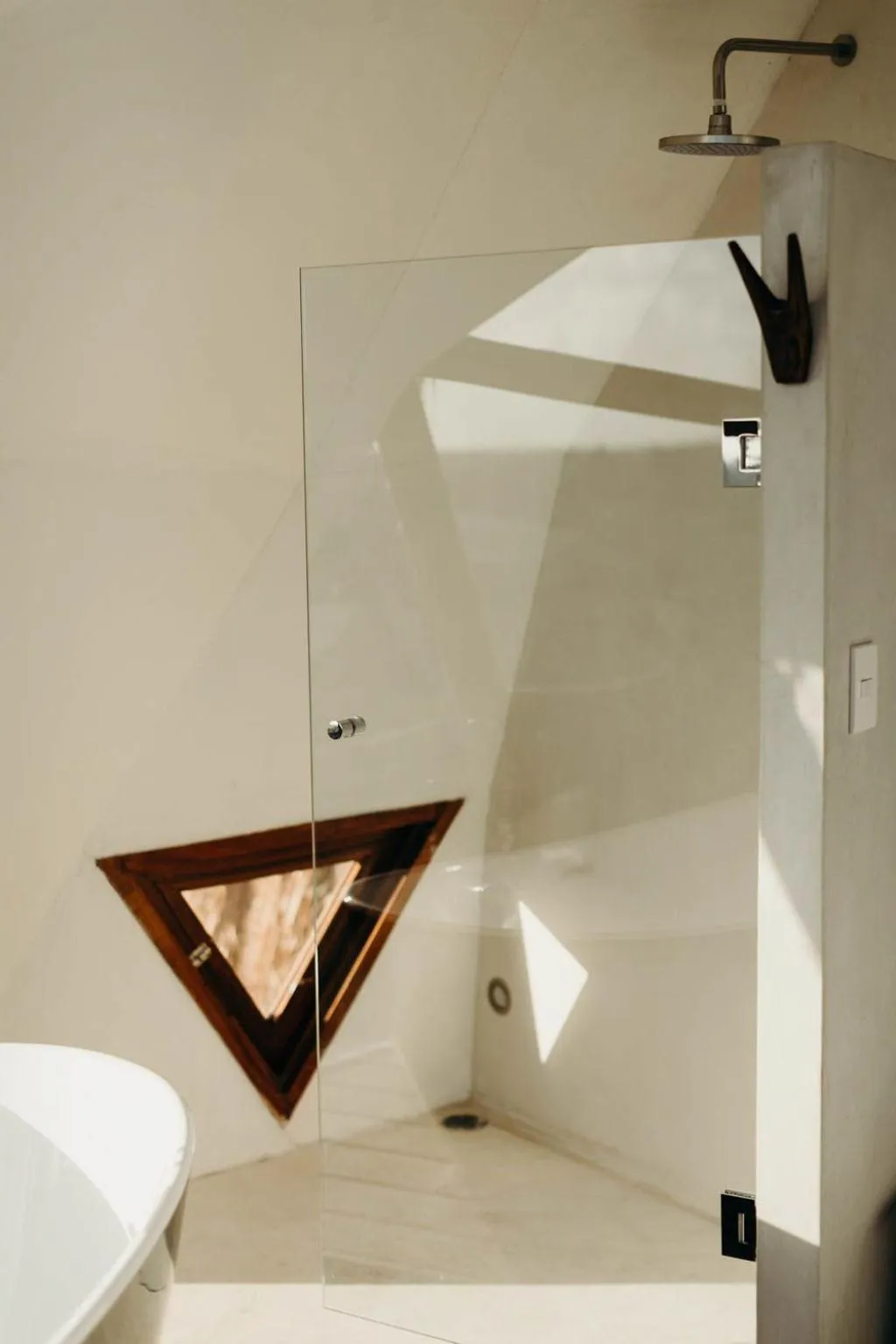 Shower in Mamasan Treehouses & Cabins