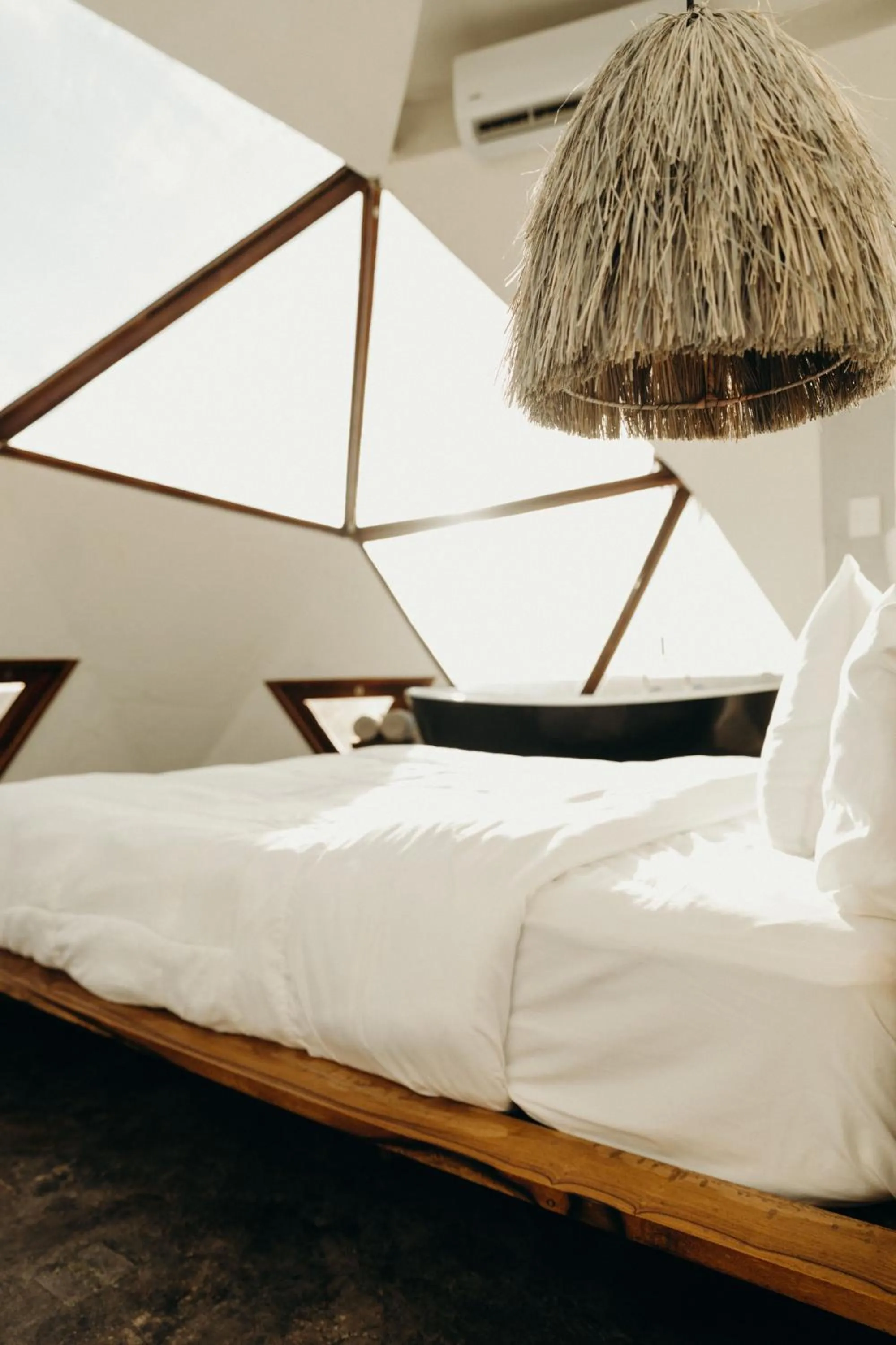 Bath, Bed in Mamasan Treehouses & Cabins