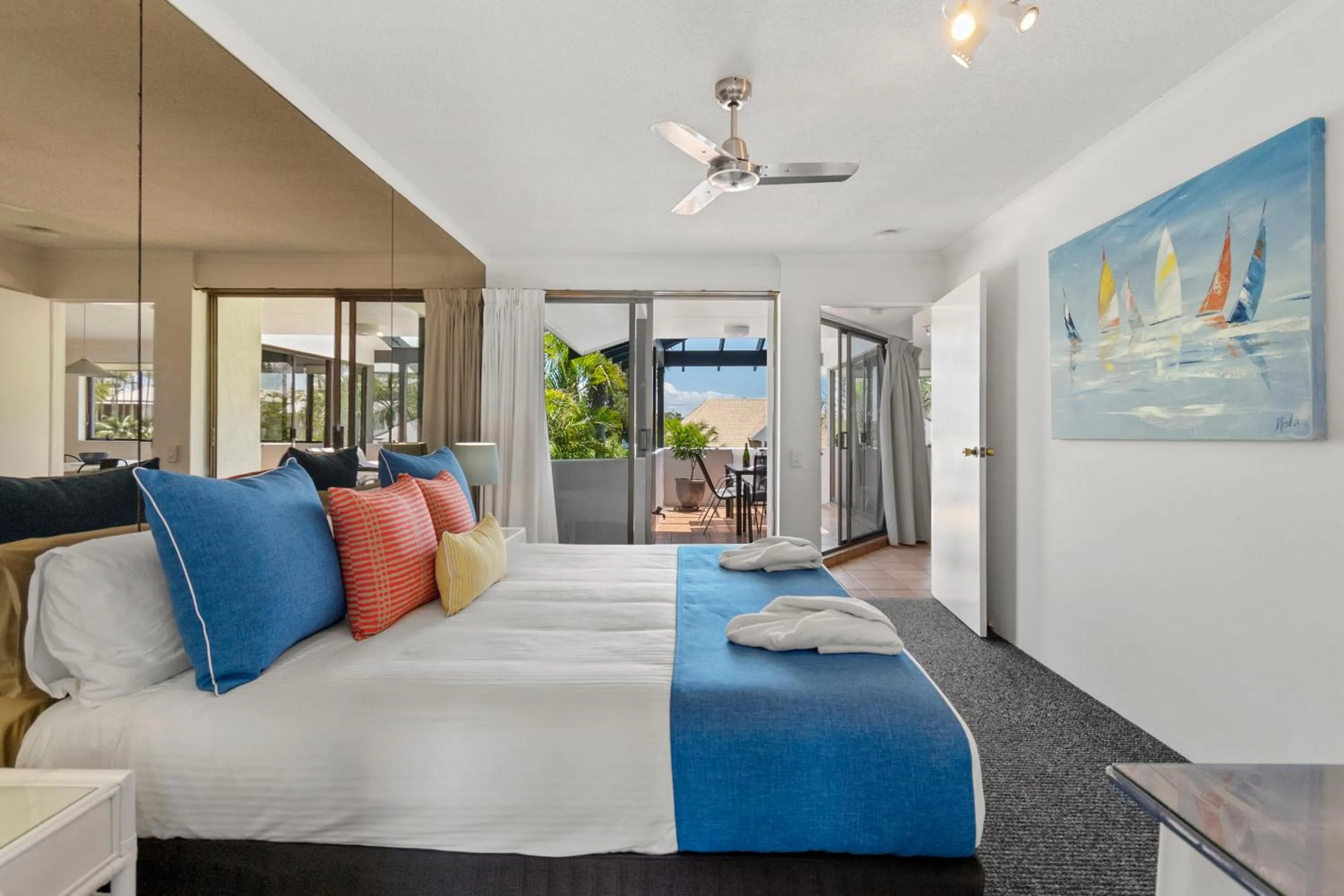Photo of the whole room, Bed in Noosa Boutique Apartments & Elkhorn Villas