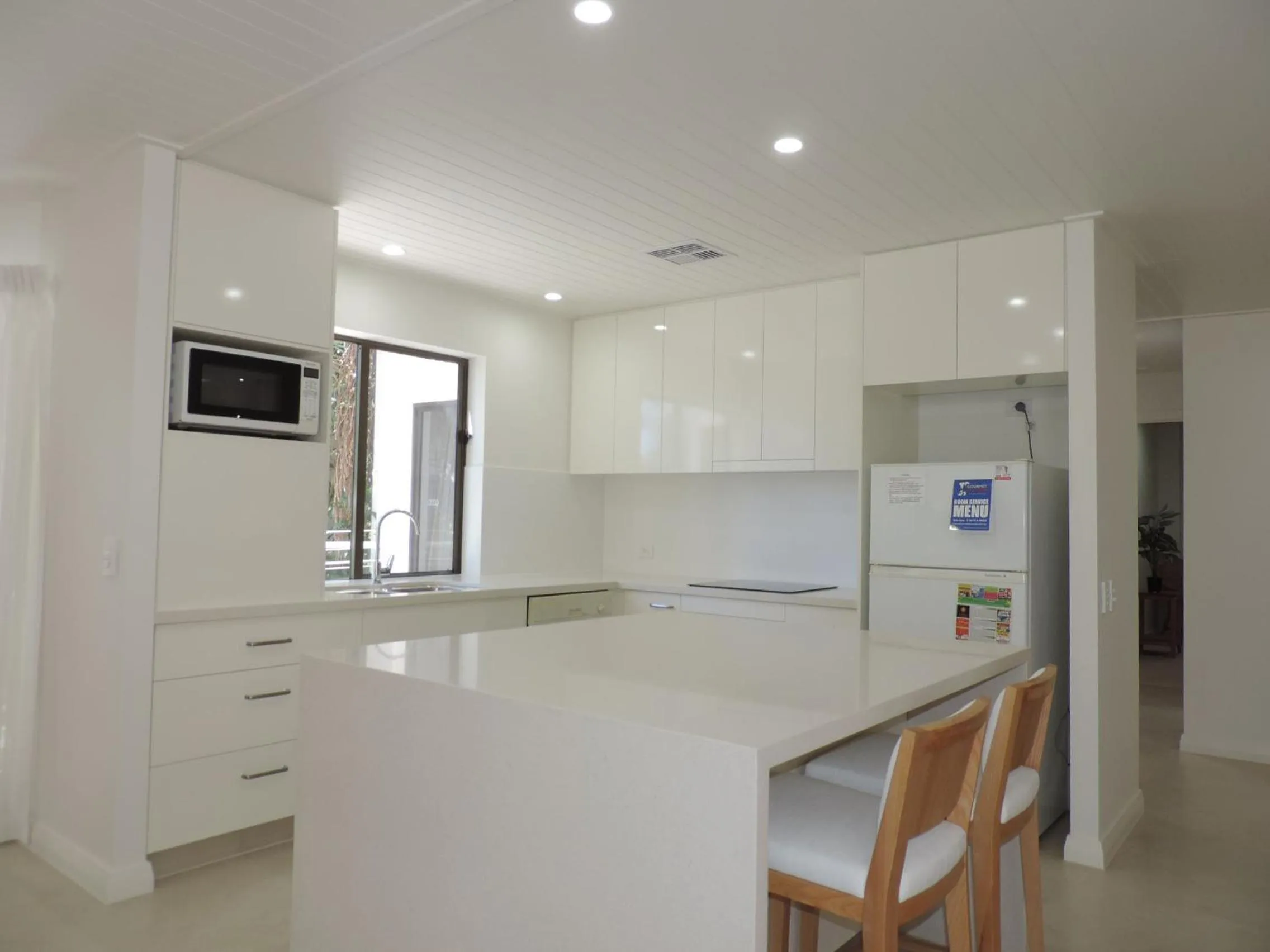 Kitchen or kitchenette in Noosa Boutique Apartments & Elkhorn Villas