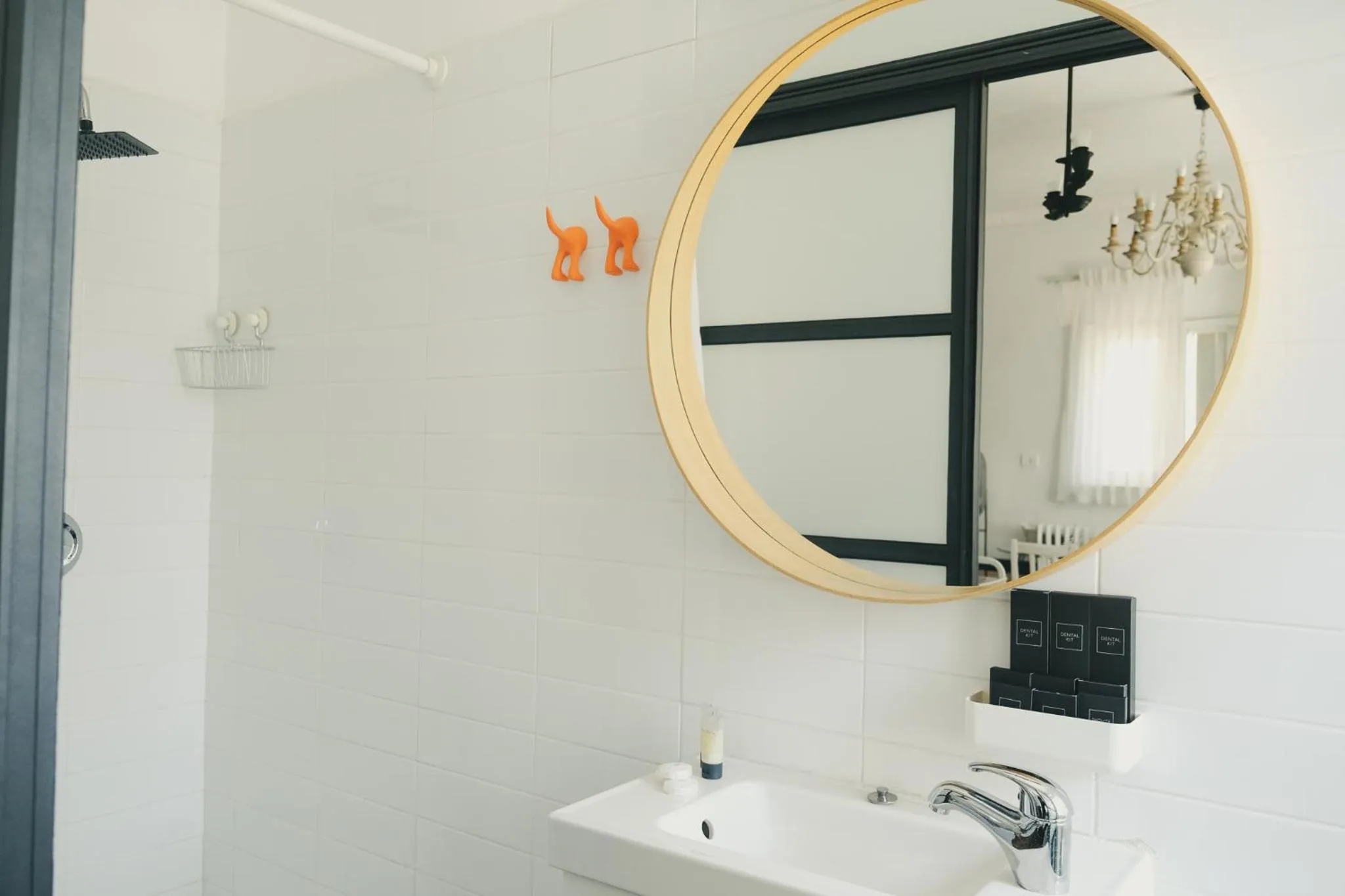 Shower in Tzefania Hotel