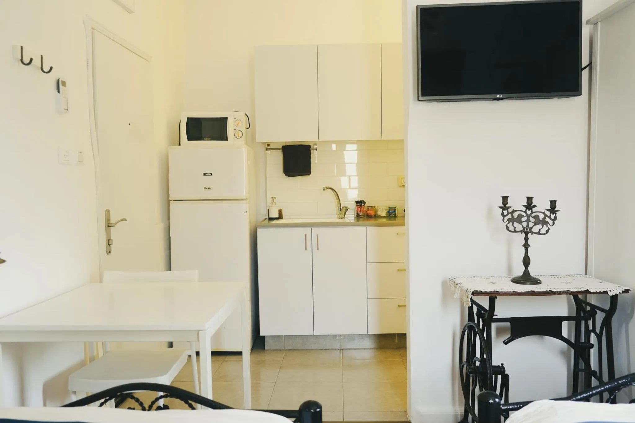 TV and multimedia in Tzefania Hotel