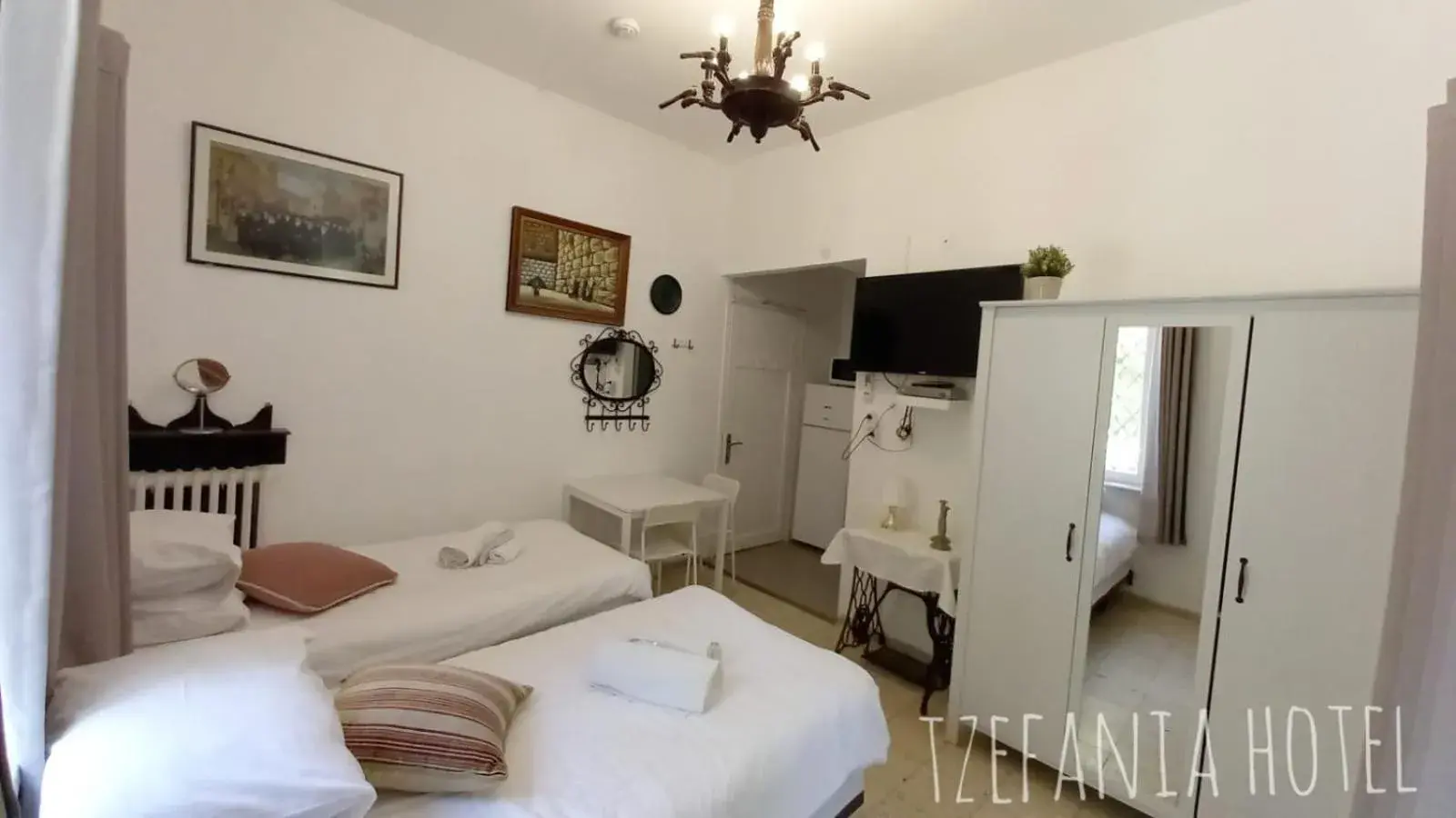 Standard Double or Twin Room with Balcony in Tzefania Hotel Standard Double or Twin Room with Balcony in Tzefania Hotel