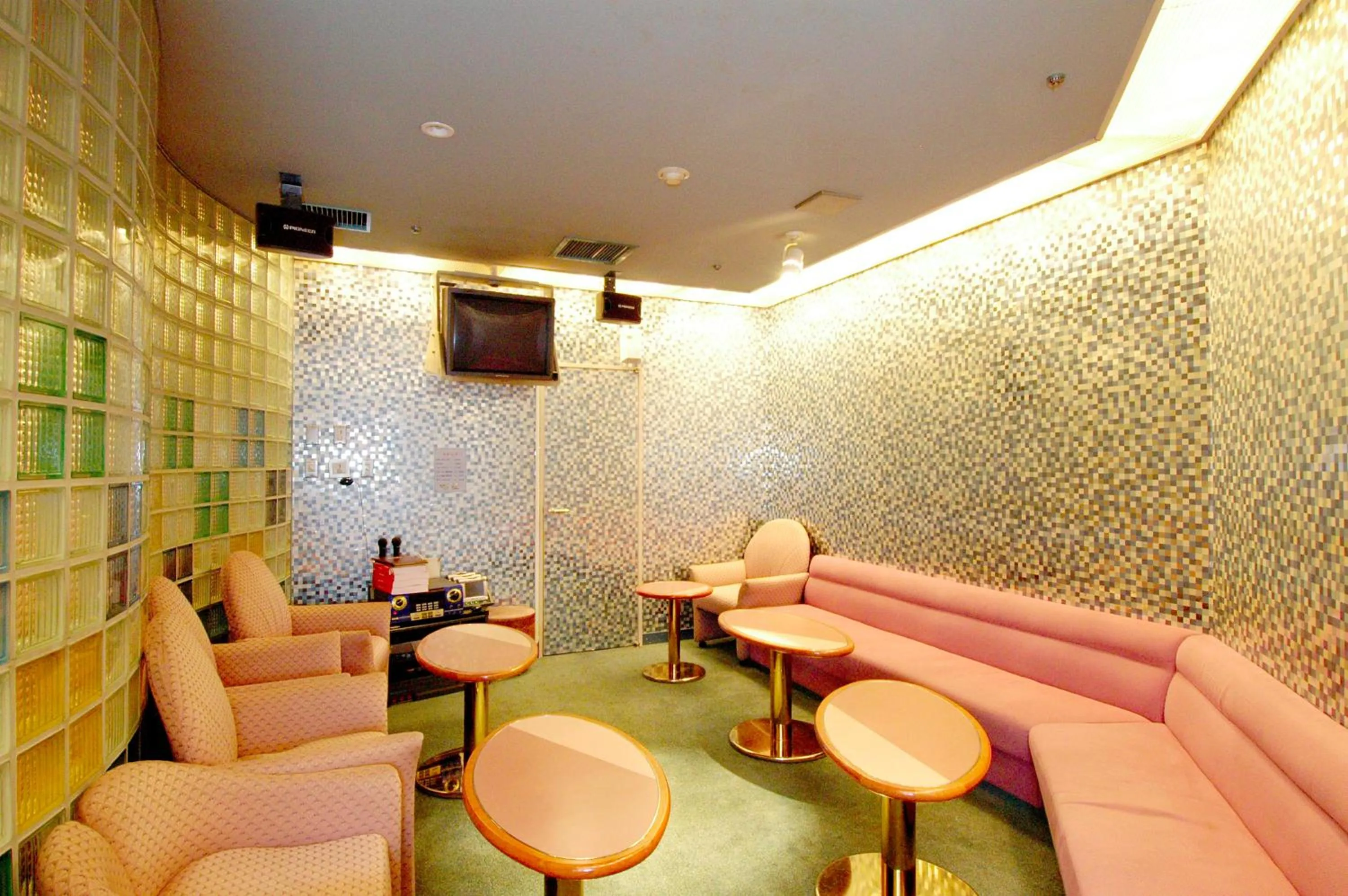 Karaoke in Suimeikan