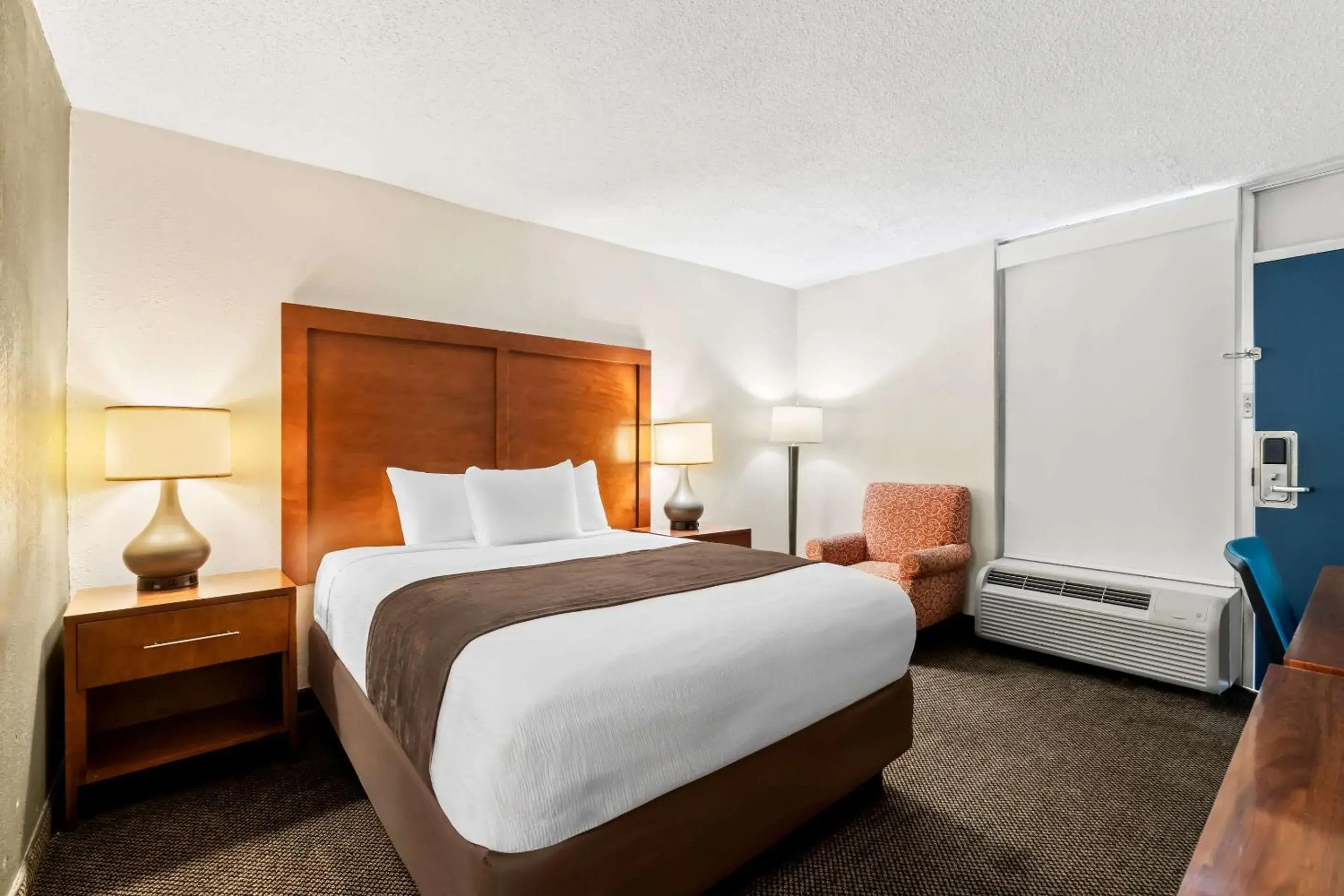 Bedroom, Bed in Rodeway Inn Dalton South Bedroom, Bed in Rodeway Inn Dalton South