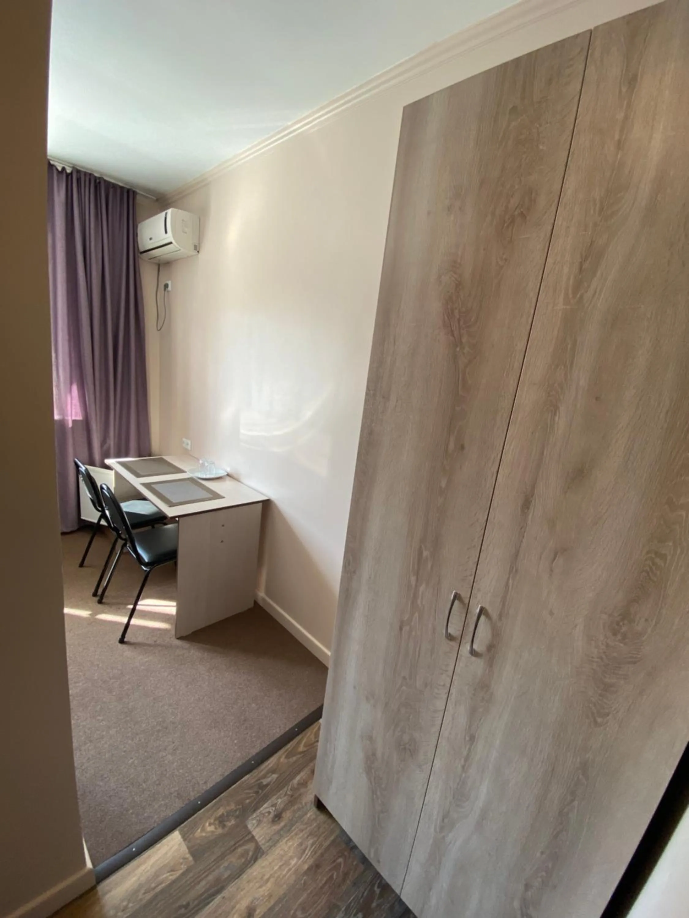 hair dresser in Ulpan Mini Hotel