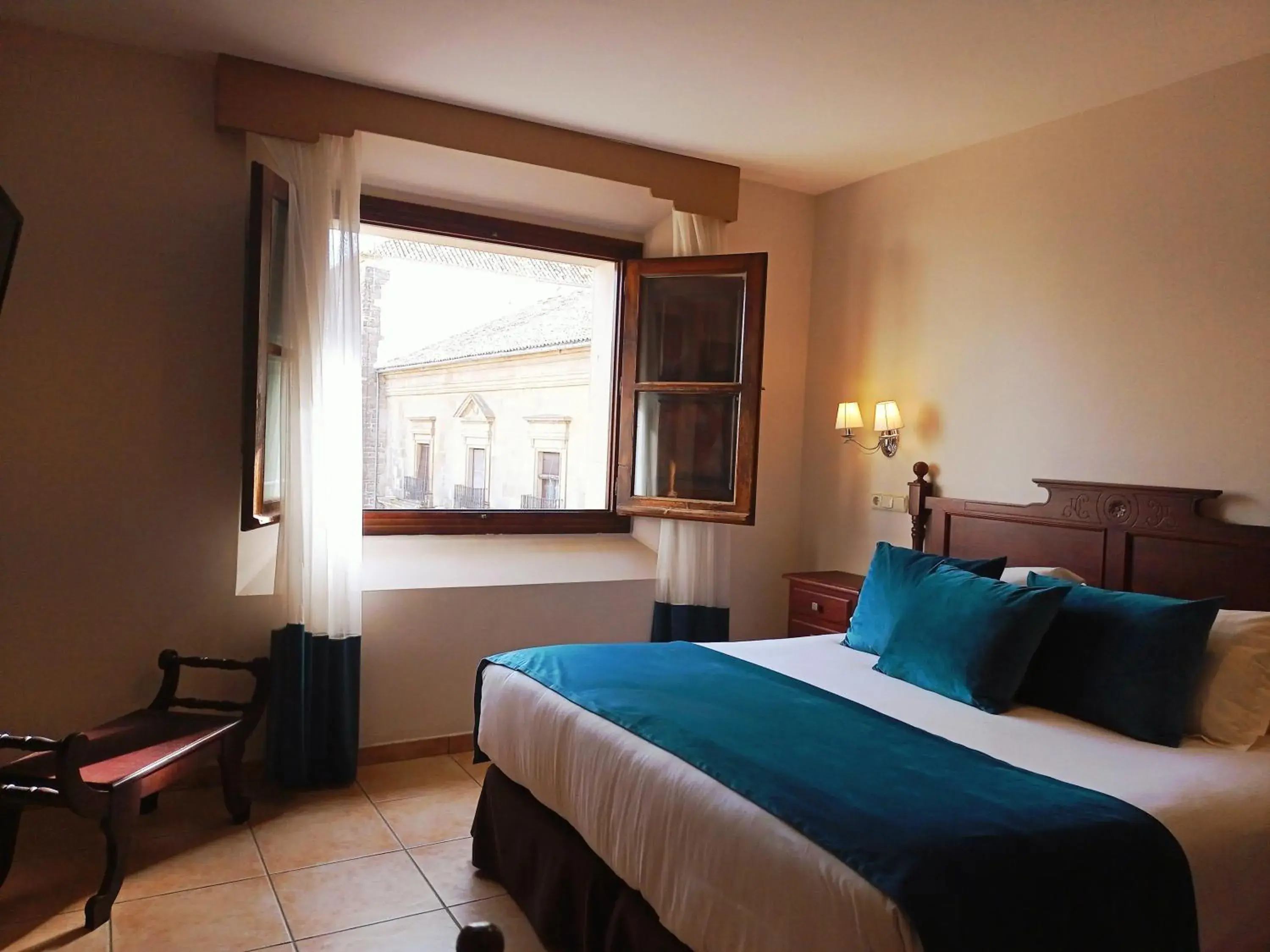 Bed in Hotel María de Molina Bed in Hotel María de Molina