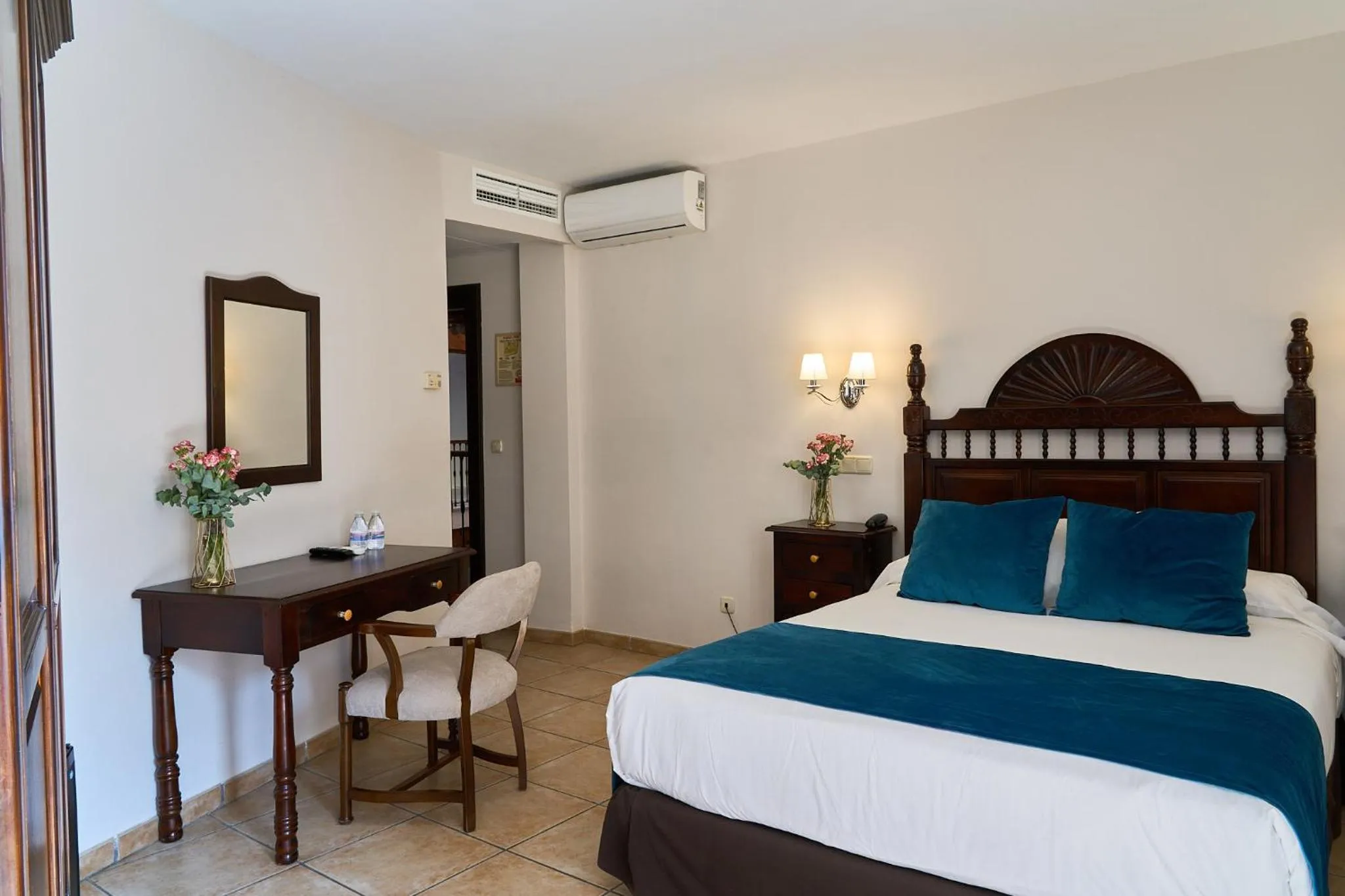 Decorative detail, Bed in Hotel María de Molina