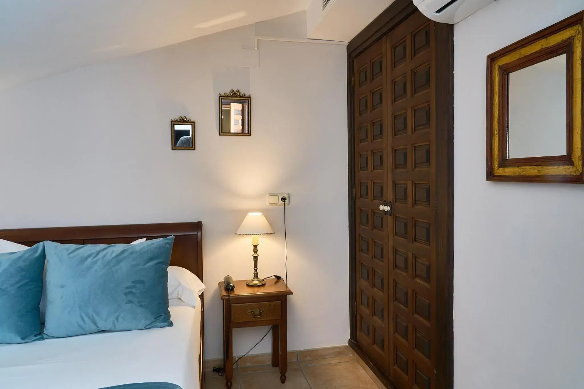 Decorative detail, Bed in Hotel María de Molina Decorative detail, Bed in Hotel María de Molina