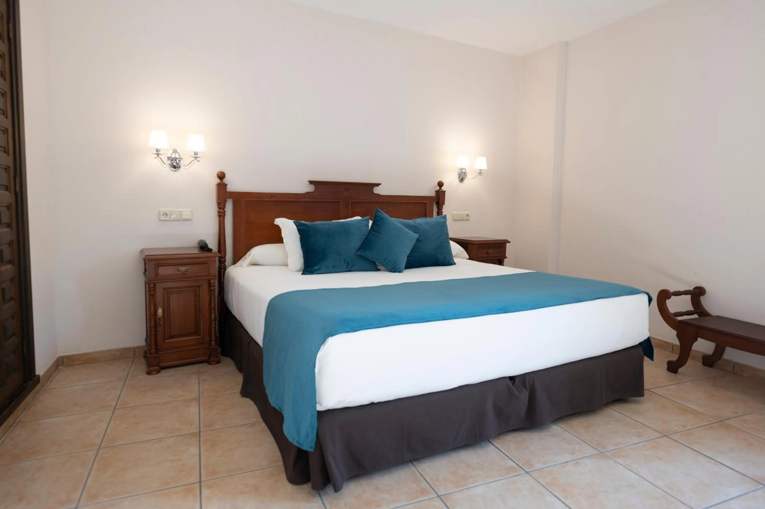 Decorative detail, Bed in Hotel María de Molina