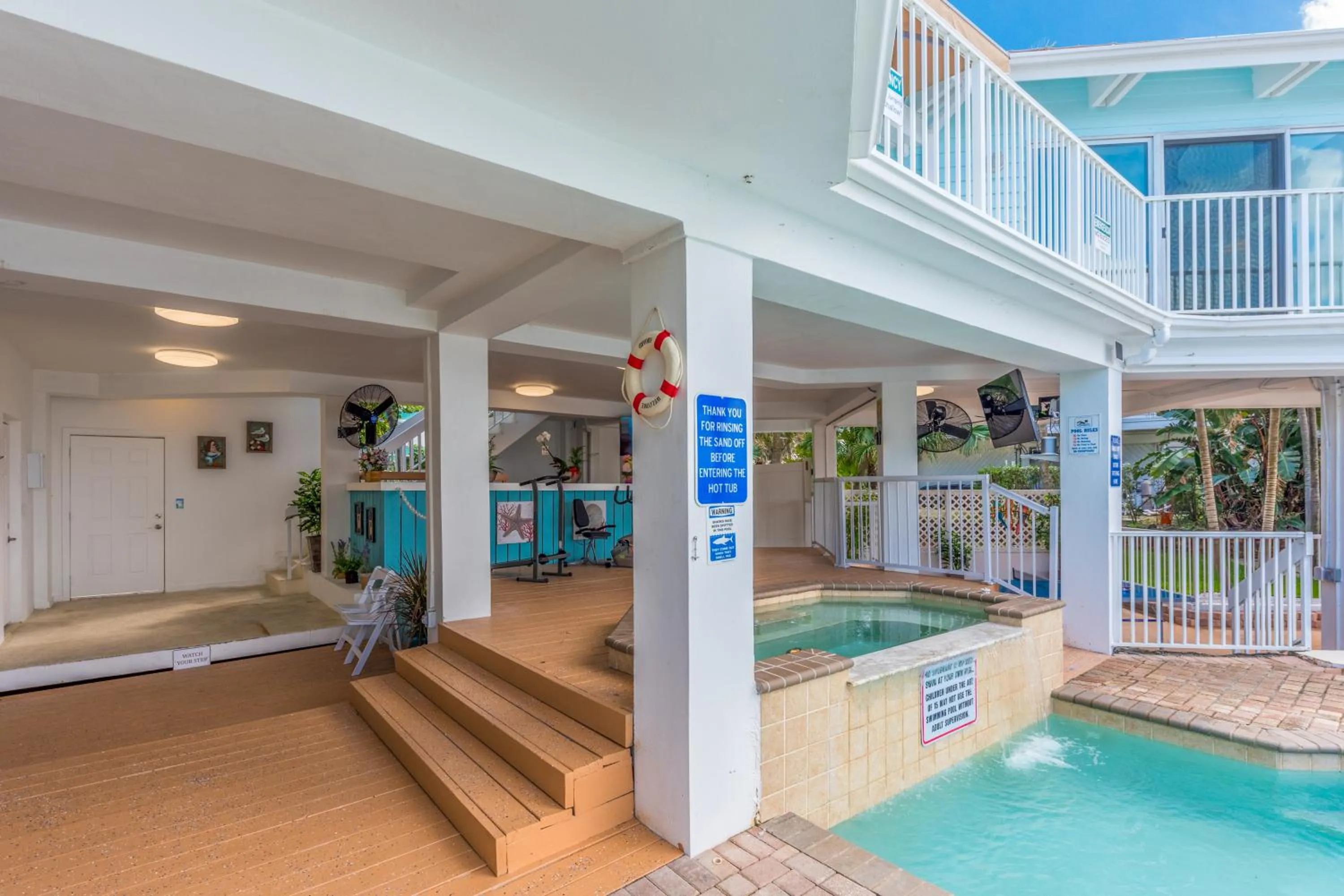 Patio in Aquarius North