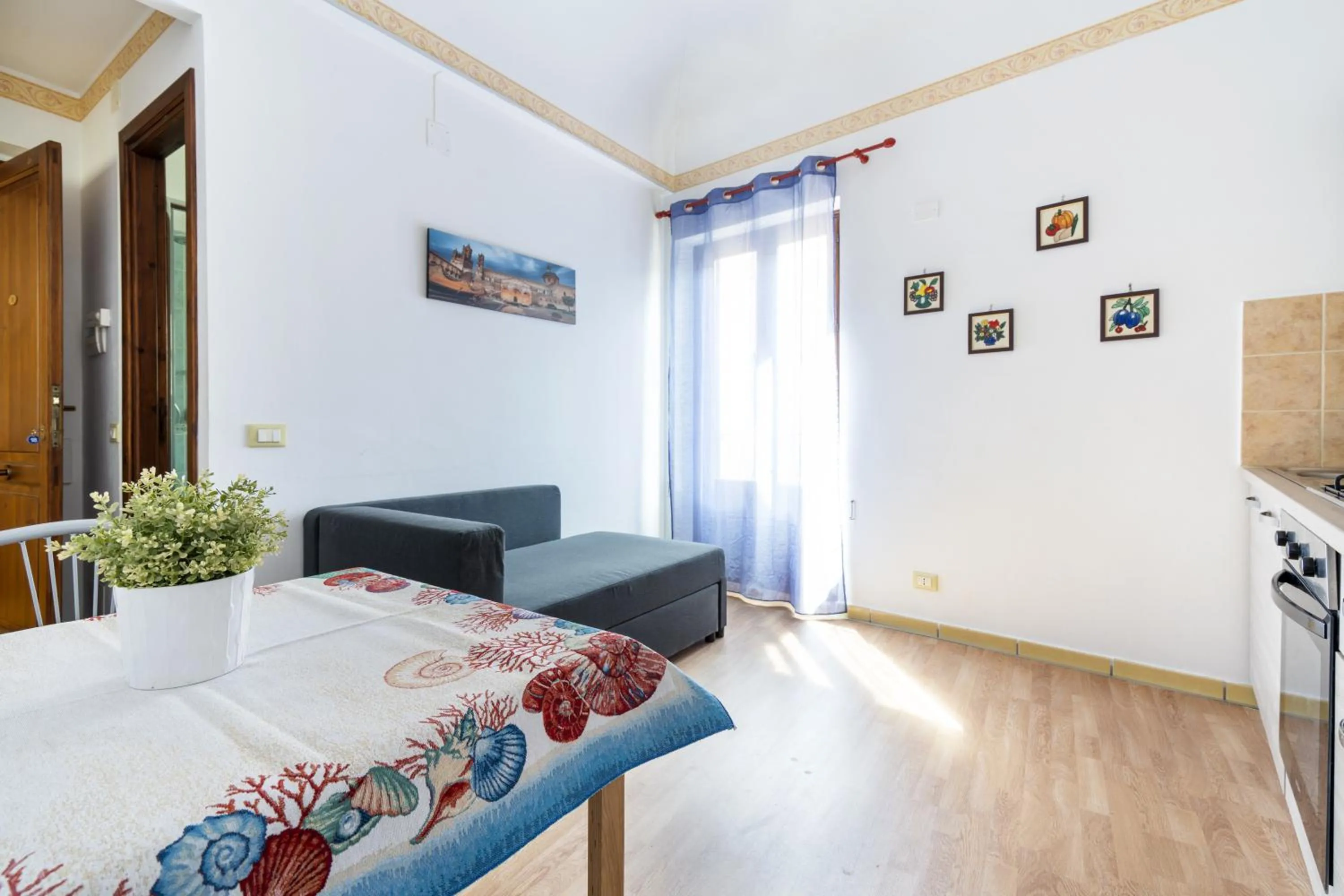 Living room, Bed in Porta Carini Residence