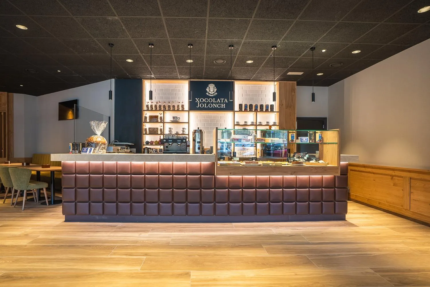 Restaurant/places to eat in Hotel Montarto