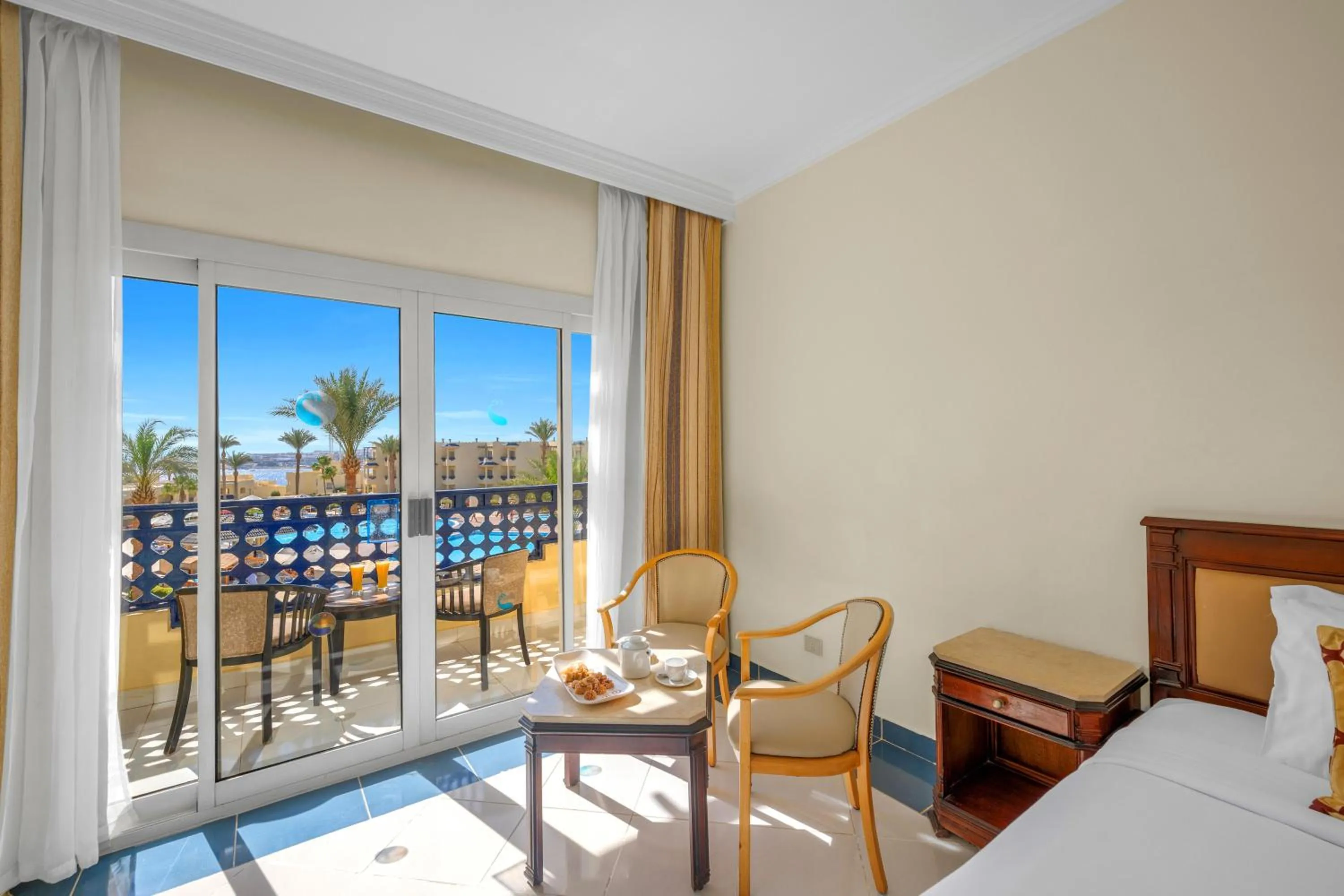 Photo of the whole room, Bed in Grand Oasis Resort