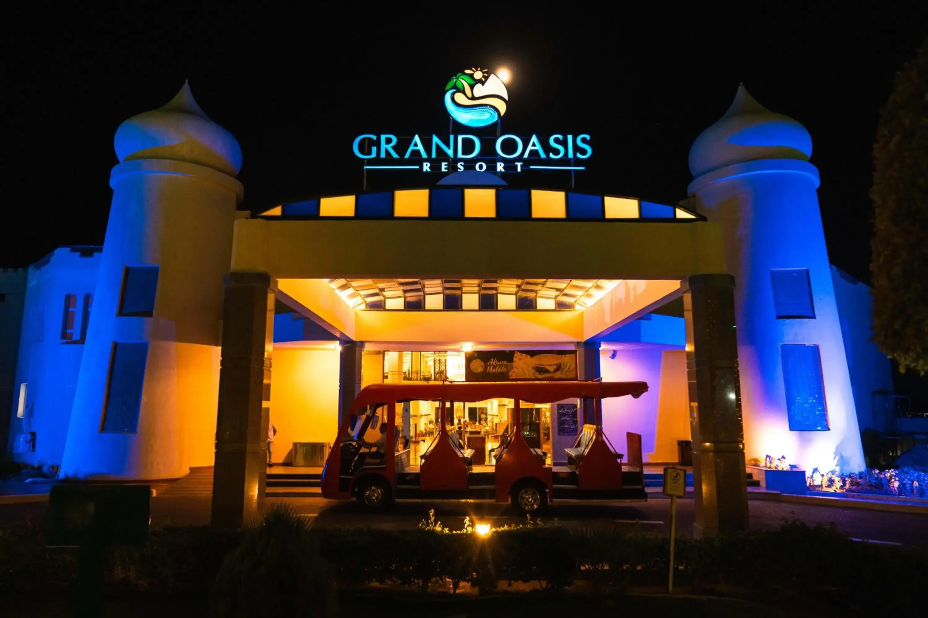 Property building in Grand Oasis Resort Property building in Grand Oasis Resort
