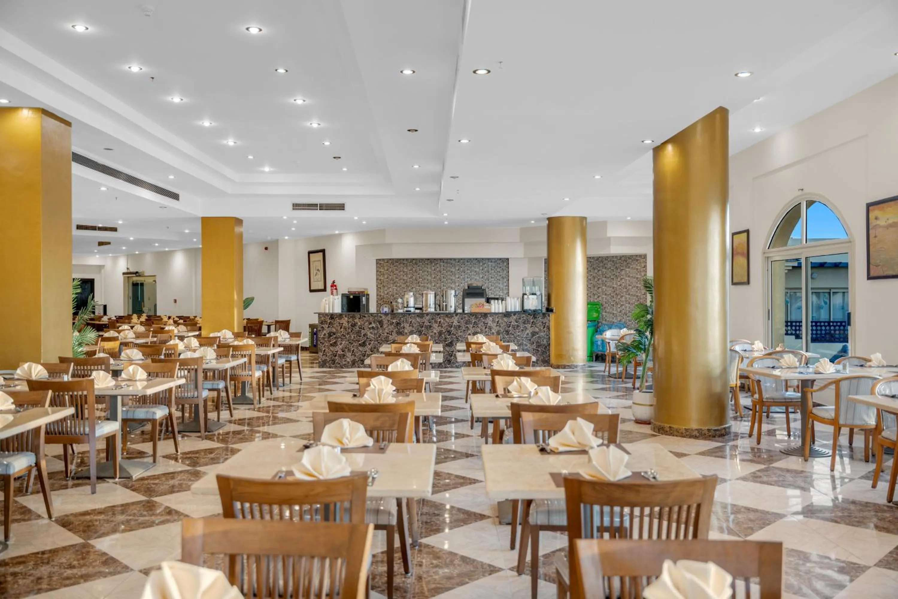 Restaurant/places to eat in Grand Oasis Resort