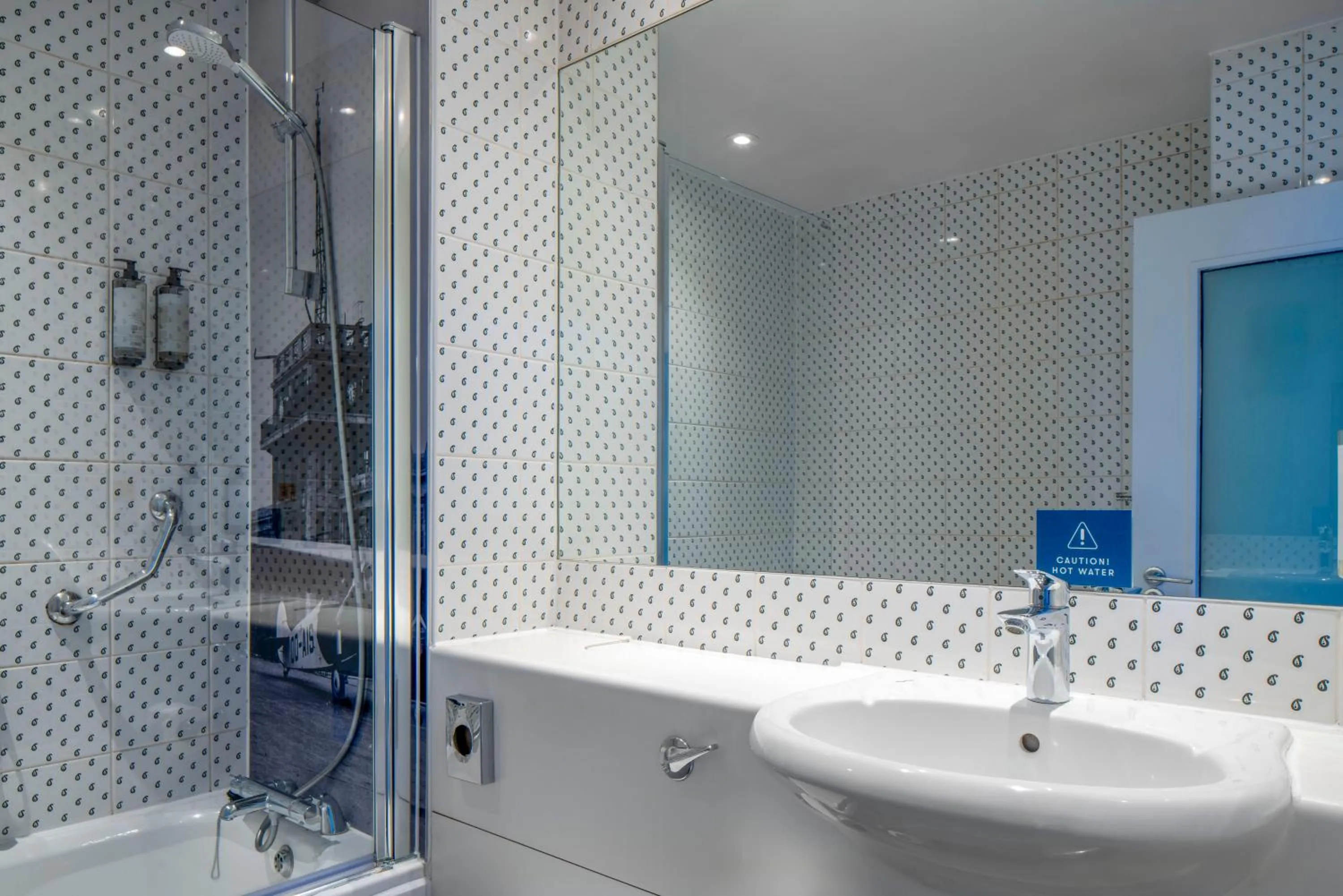 Bathroom in London Croydon Aerodrome Hotel, BW Signature Collection