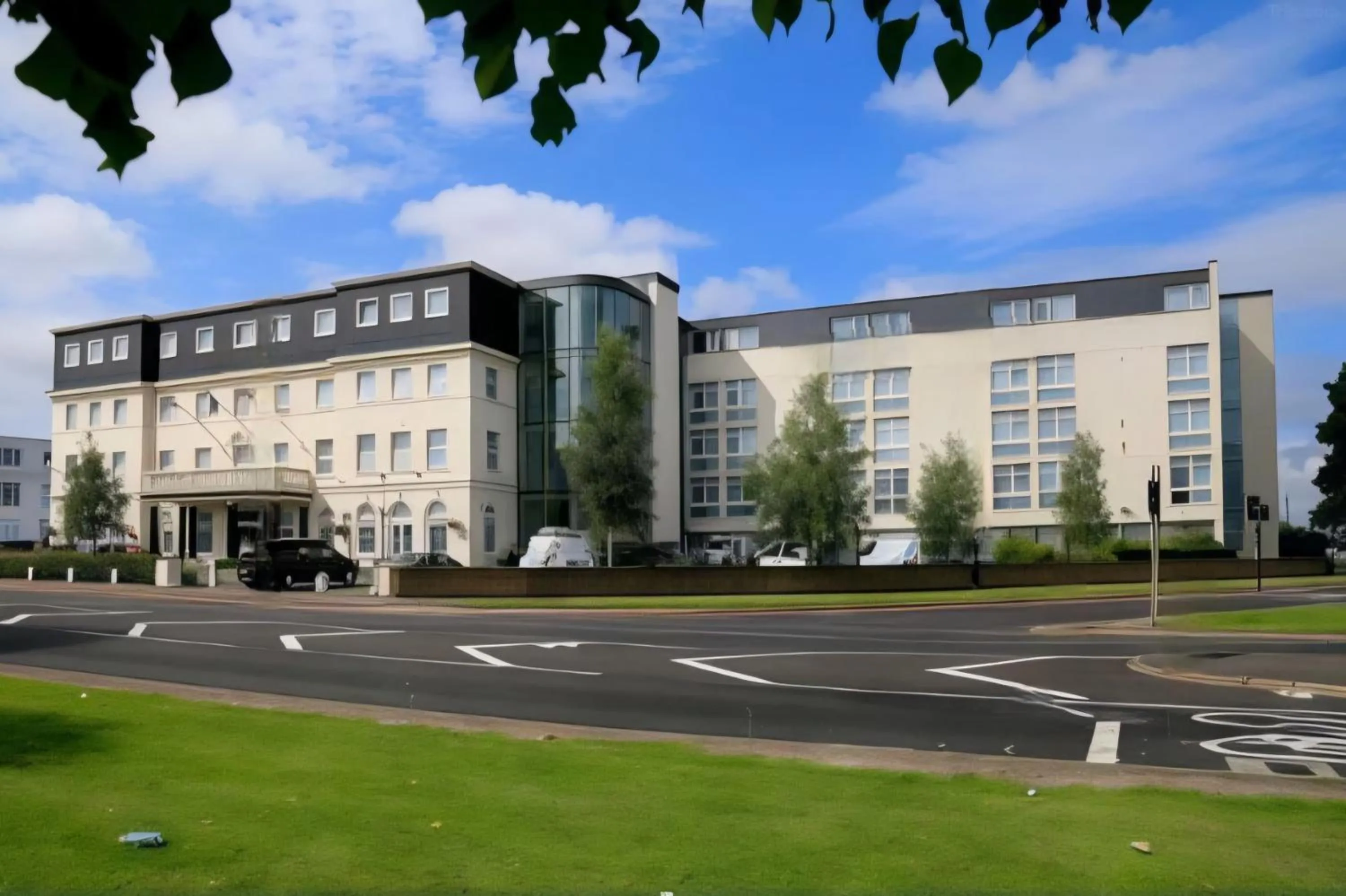 Property building in London Croydon Aerodrome Hotel, BW Signature Collection