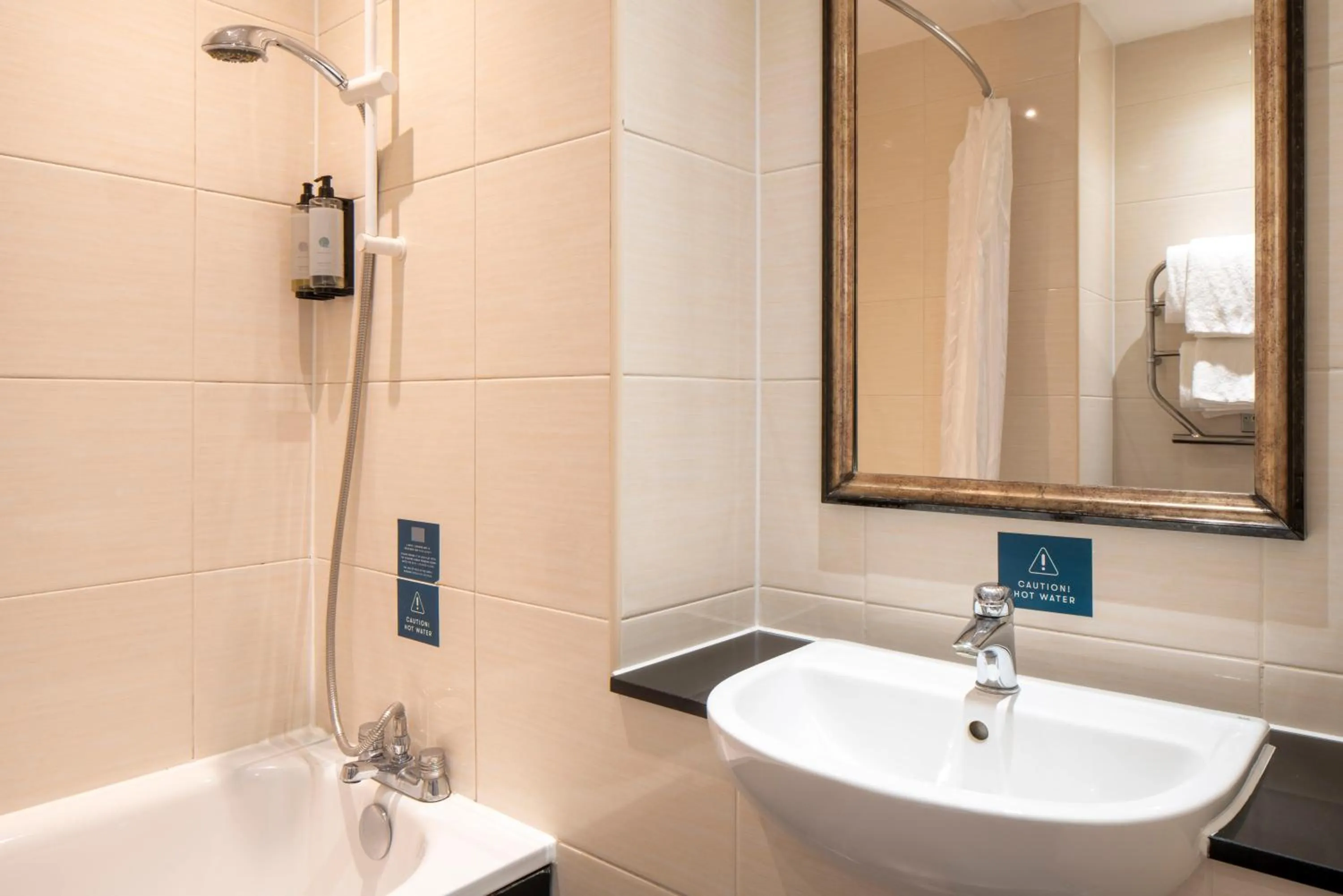 Bathroom in London Croydon Aerodrome Hotel, BW Signature Collection