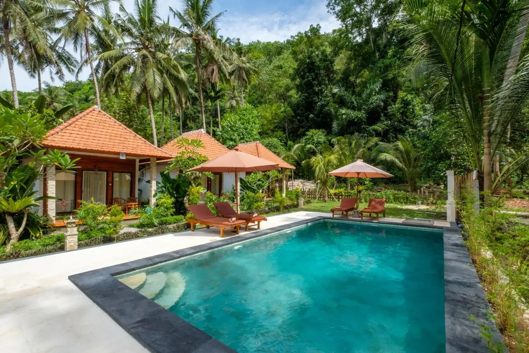 Property building in Crystal Bay Bungalows Property building in Crystal Bay Bungalows