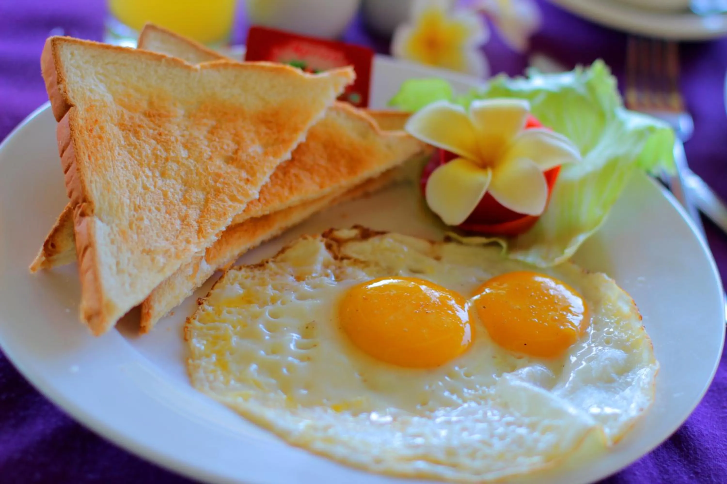 Restaurant/places to eat in Crystal Bay Bungalows