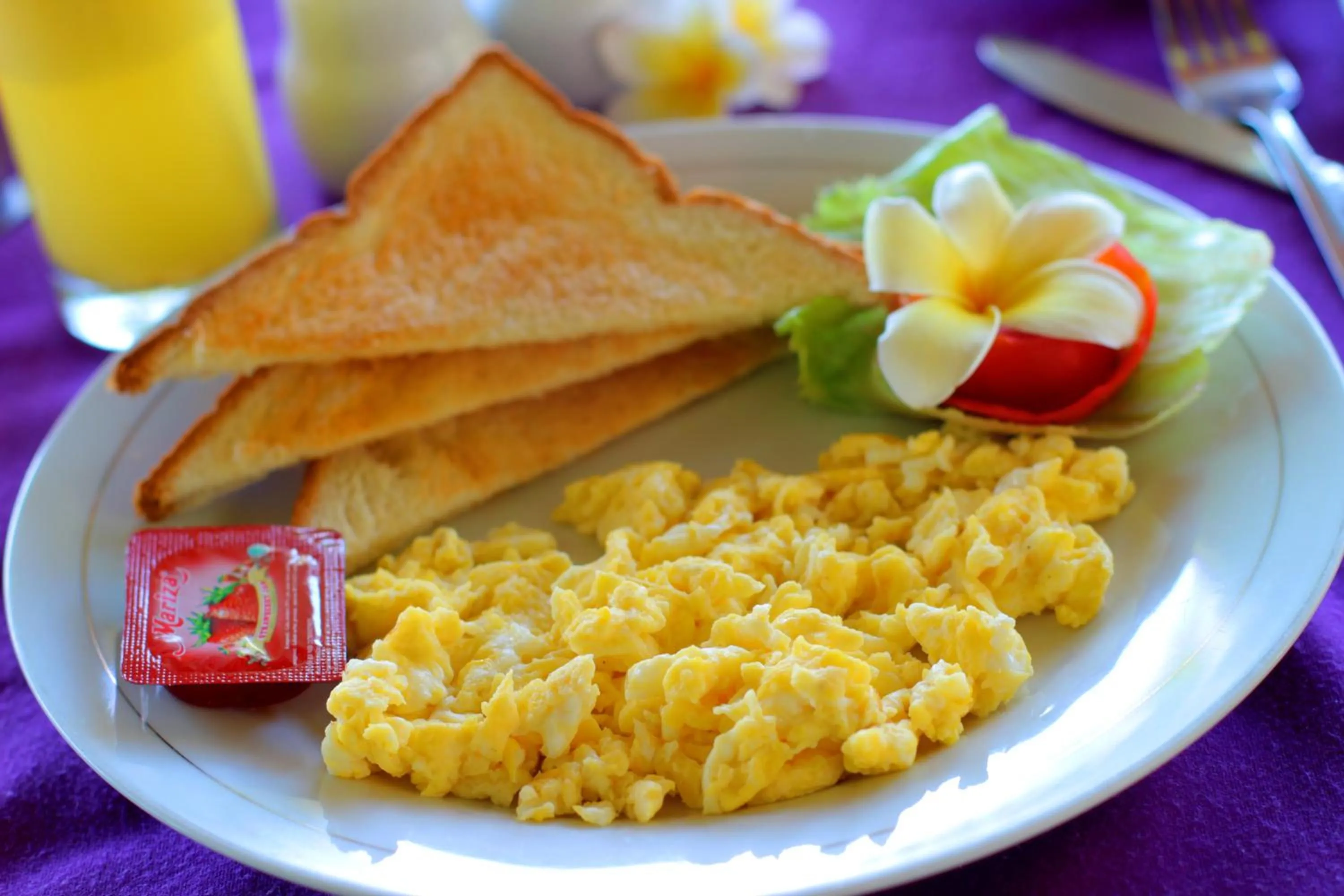 Restaurant/places to eat in Crystal Bay Bungalows