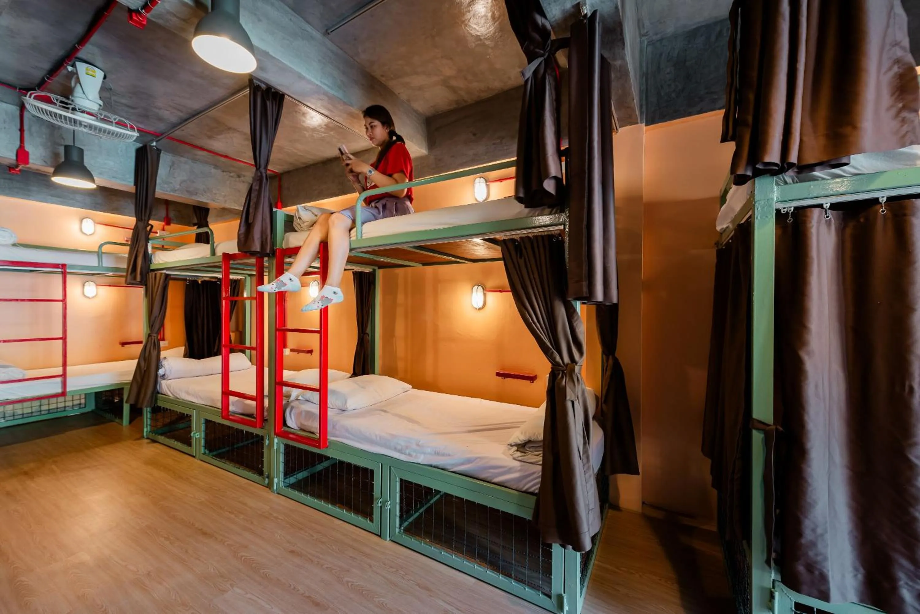 bunk bed, Bed in Sleeper Hostel