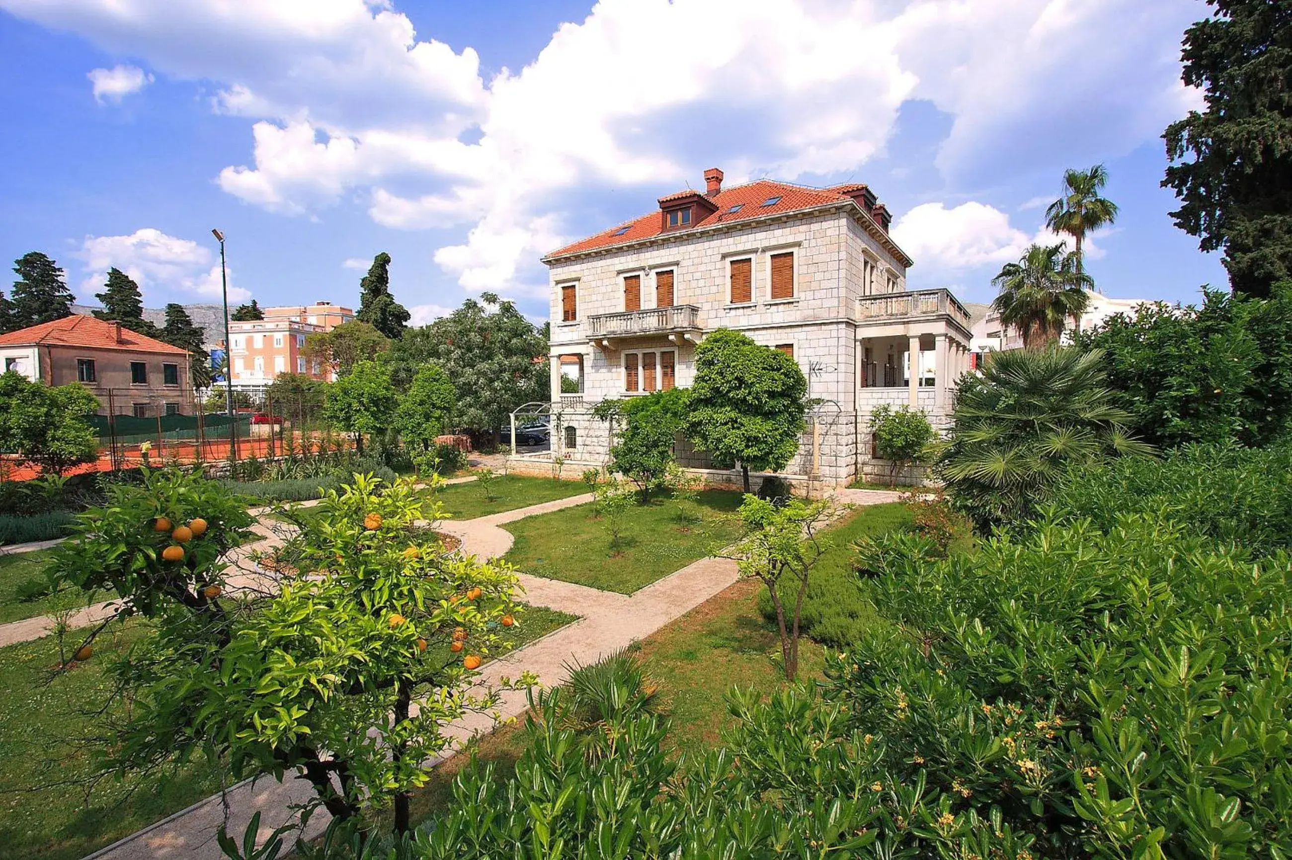 Facade/entrance, Property Building in Villa Filaus B&B