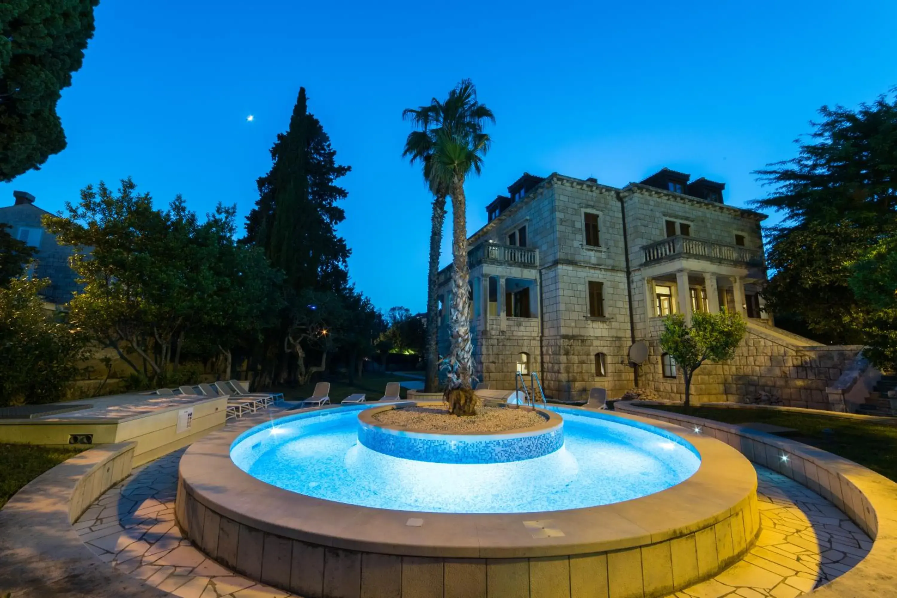 Property building, Swimming Pool in Villa Filaus B&B