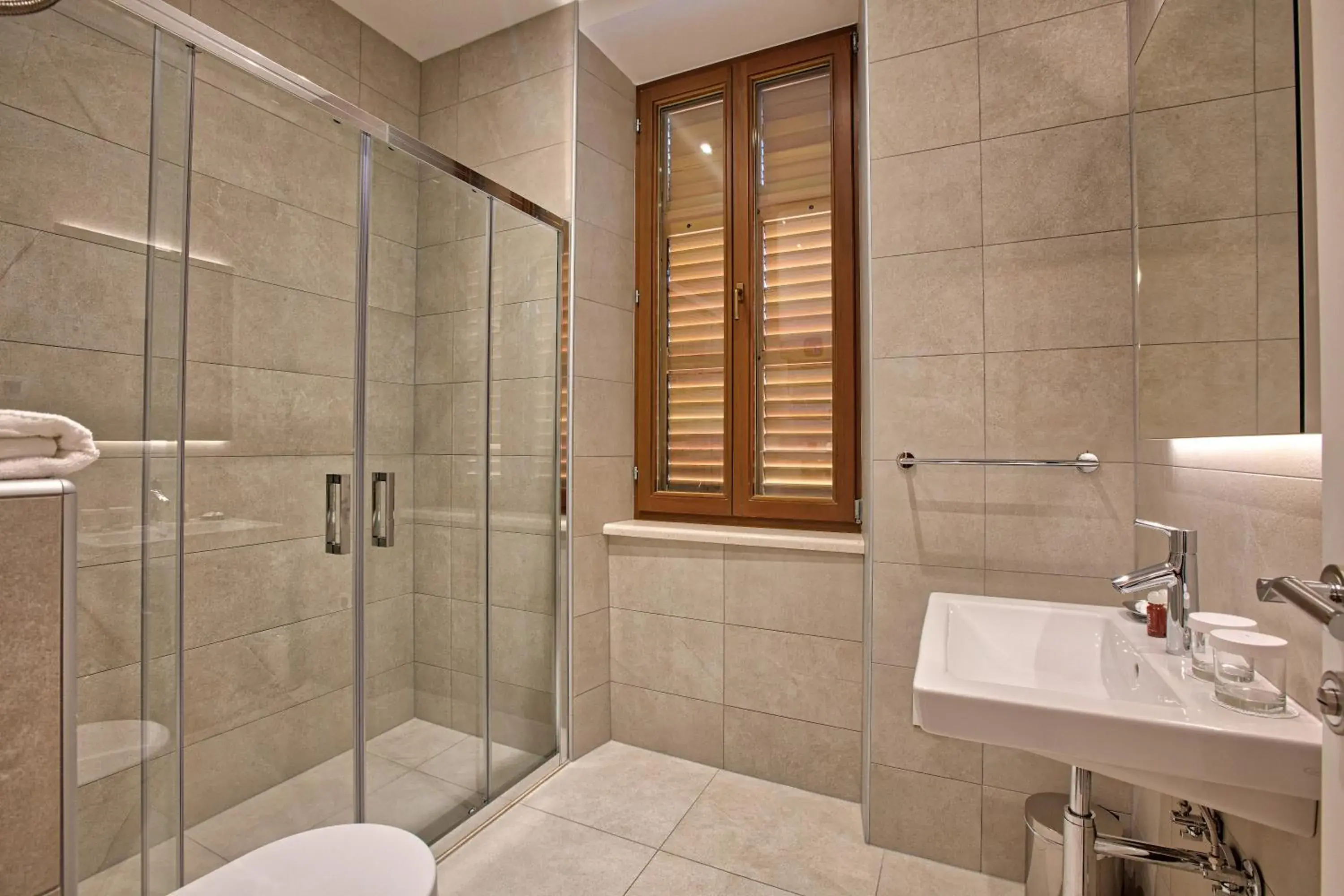 Shower, Bathroom in Villa Filaus B&B