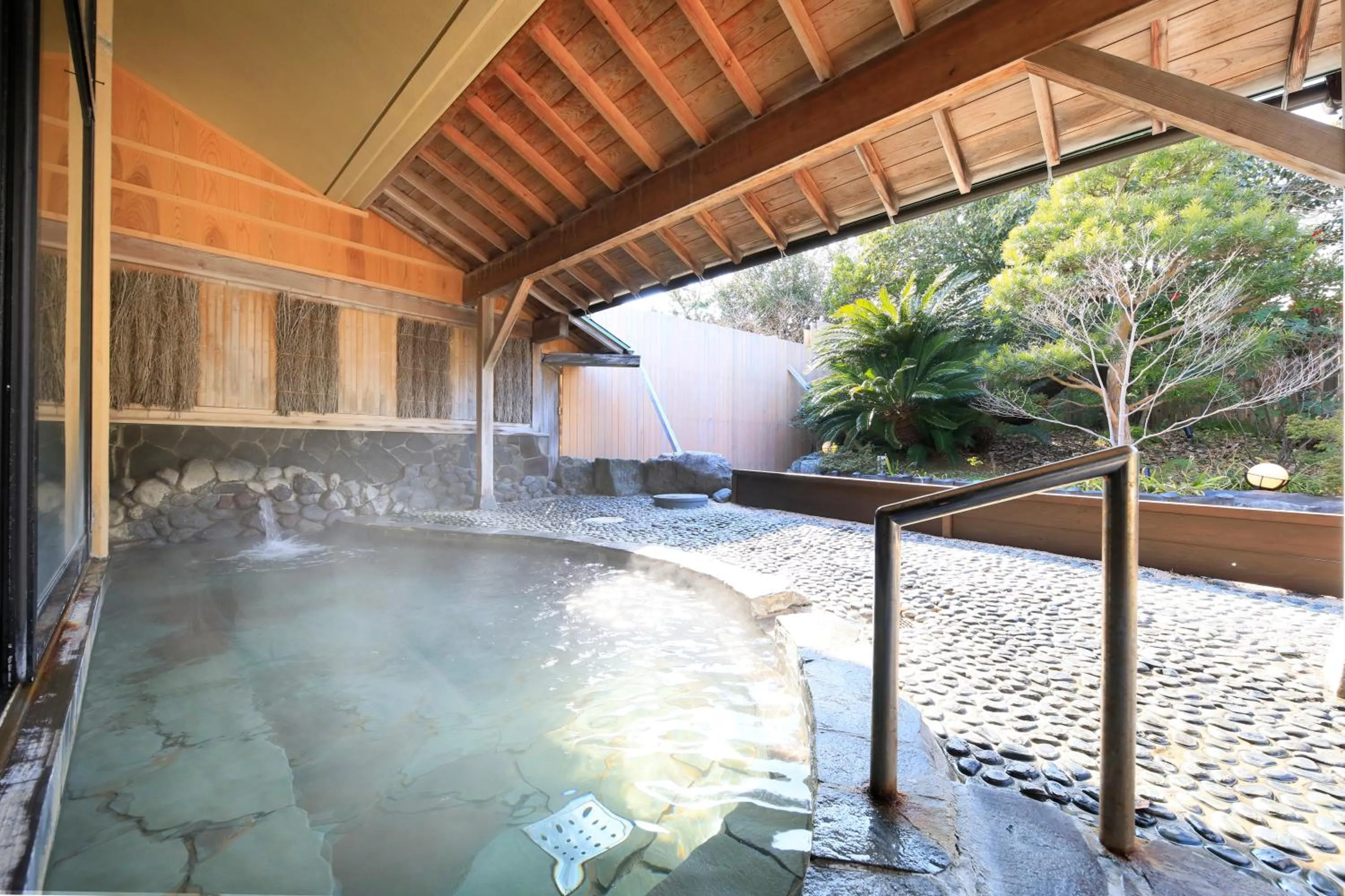 Hot Spring Bath in Kaike Fuga