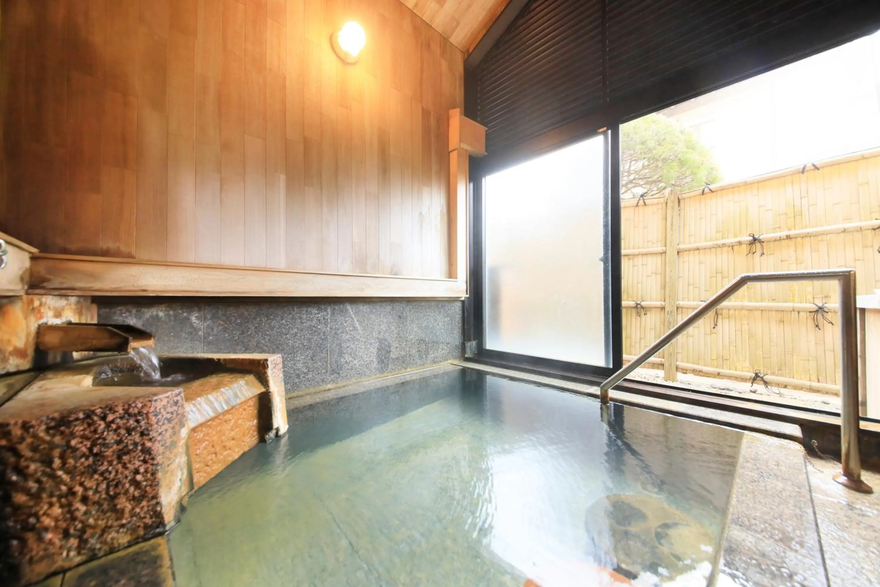 Hot Spring Bath in Kaike Fuga
