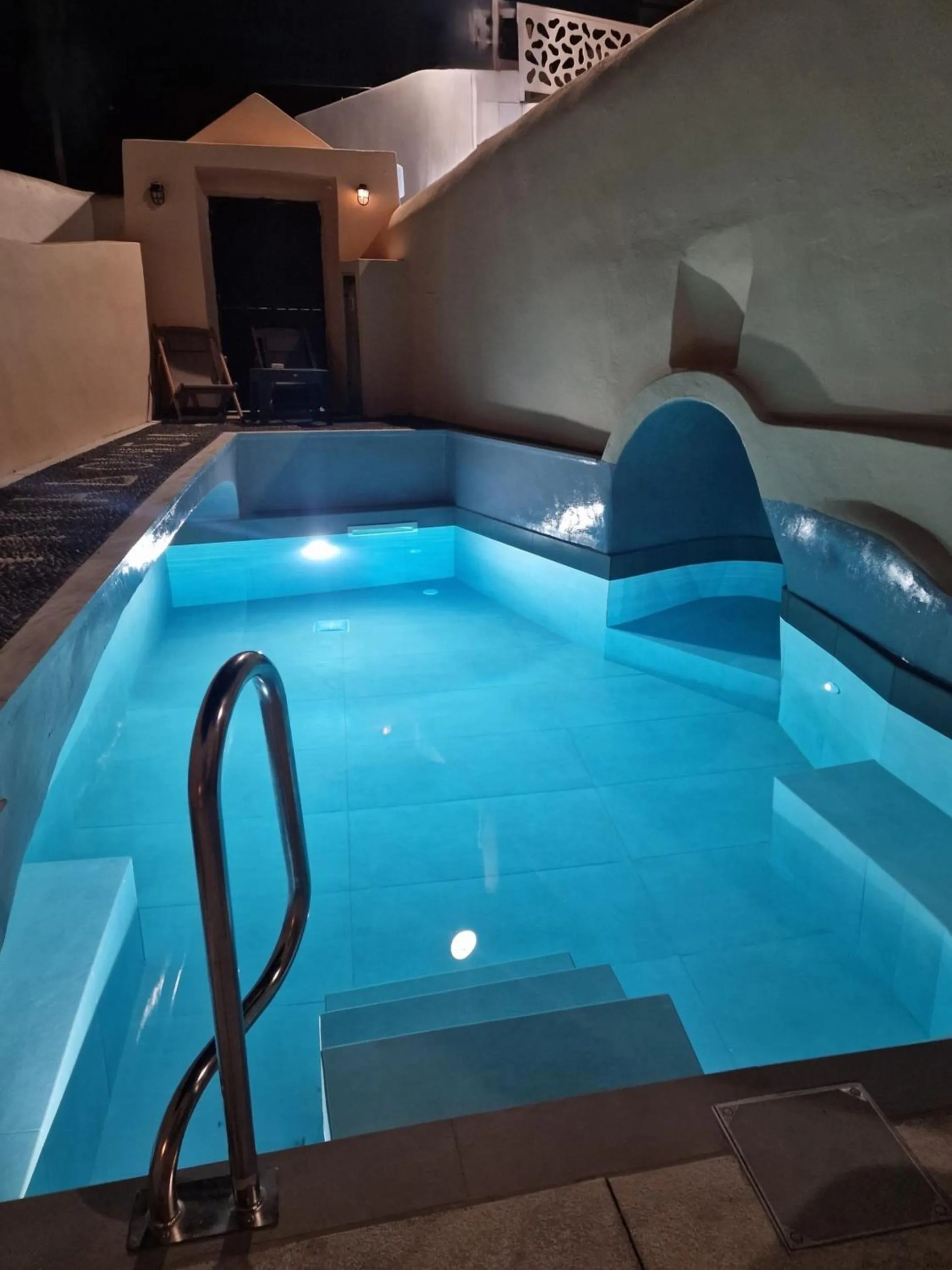 Swimming pool in Kykladonisia Traditional Settlement